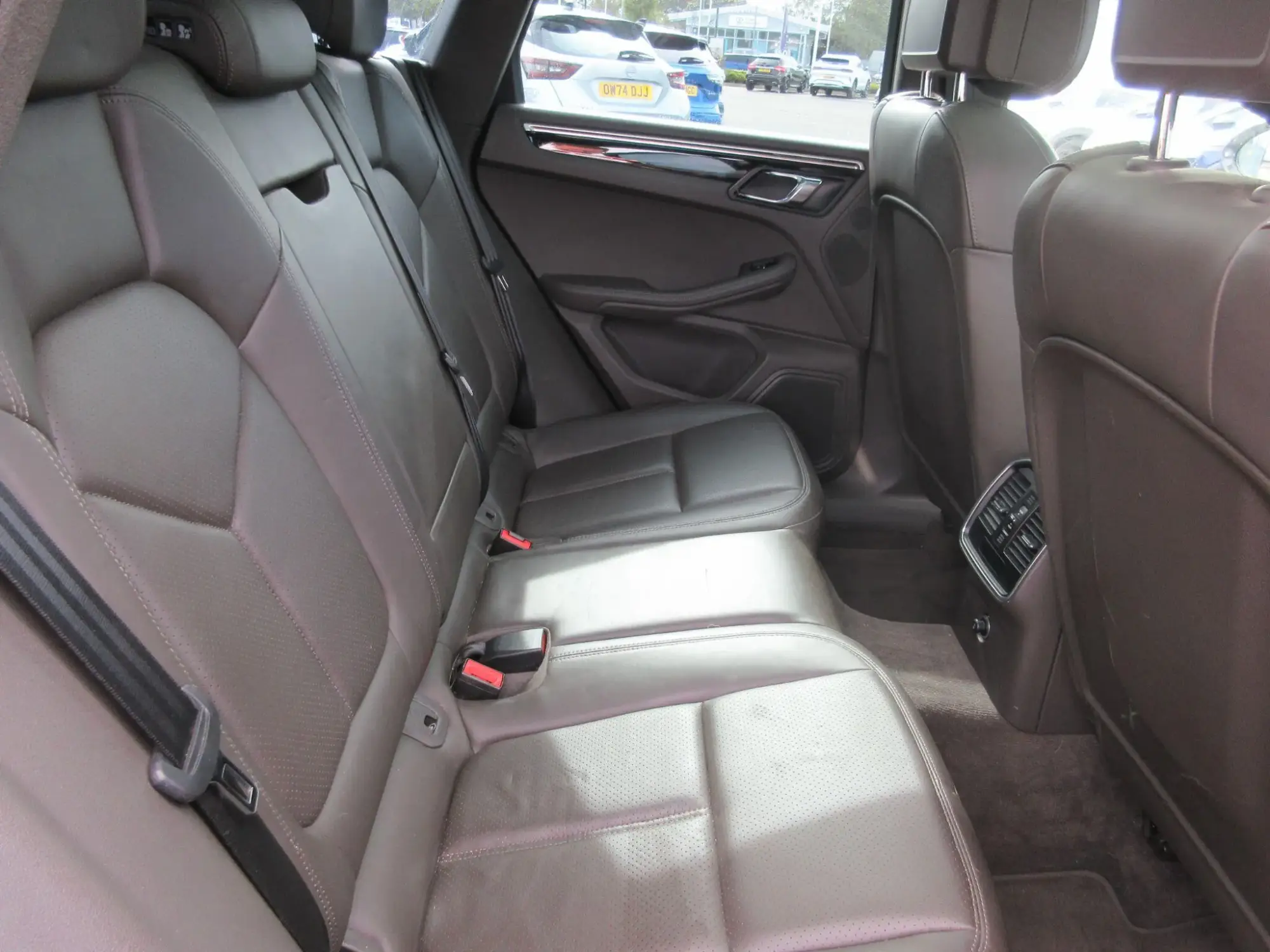 Porsche Macan Image 16 Porsche Macan Image 16
