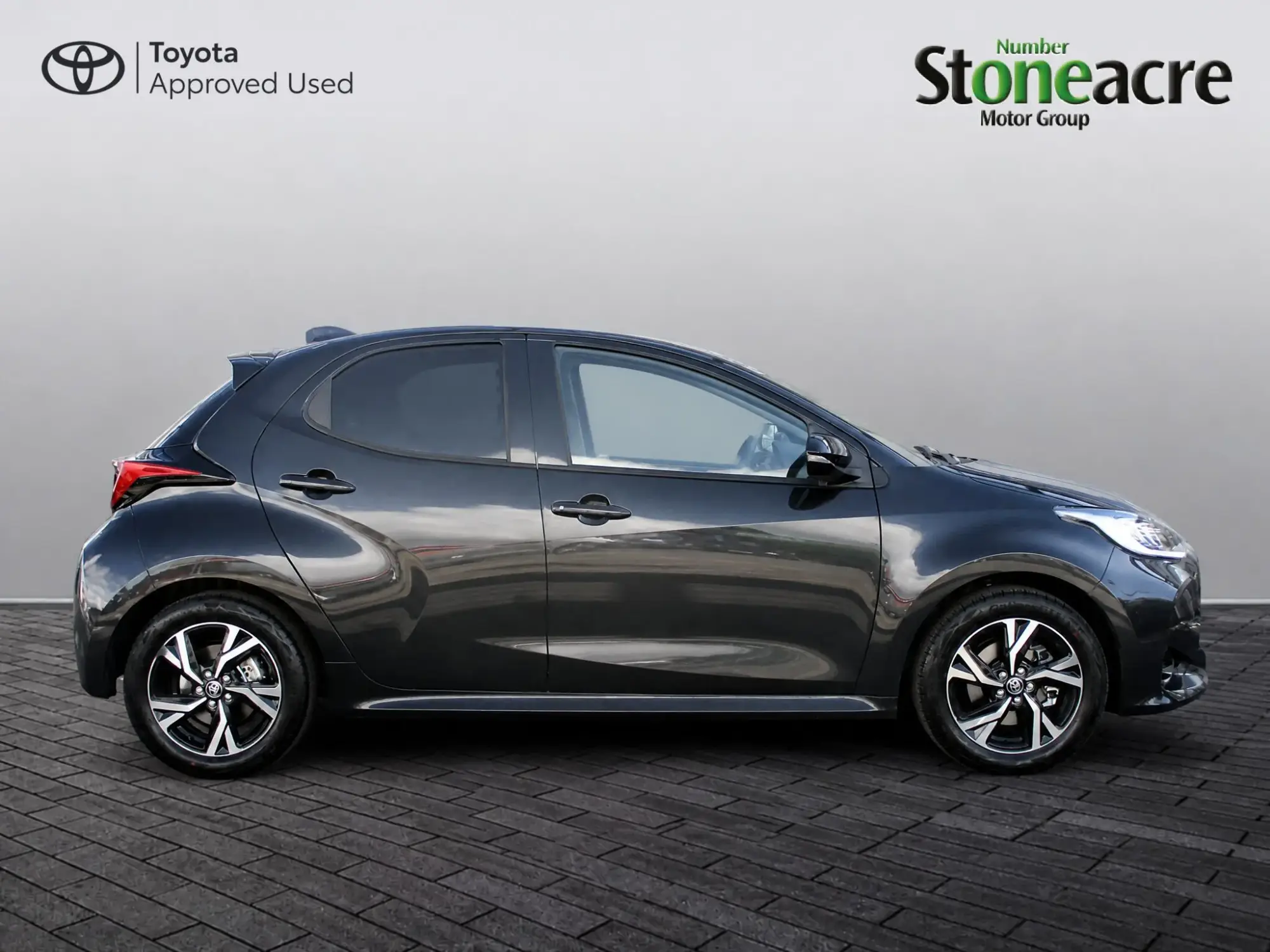 Toyota Yaris 1.5 Hybrid Design 5dr CVT NG26WUO Image 2 Toyota Yaris 1.5 Hybrid Design 5dr CVT NG26WUO Image 2