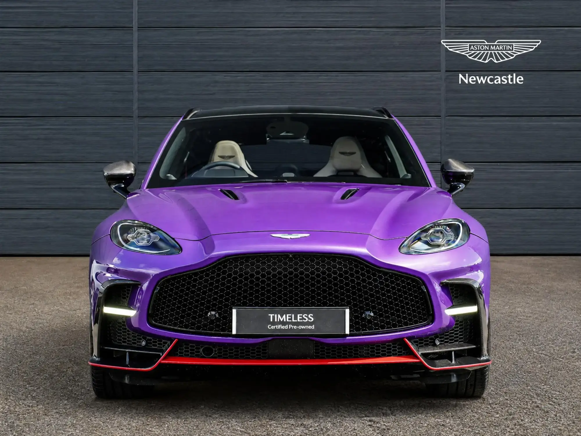 Aston Martin DBX Image 4 Aston Martin DBX Image 4