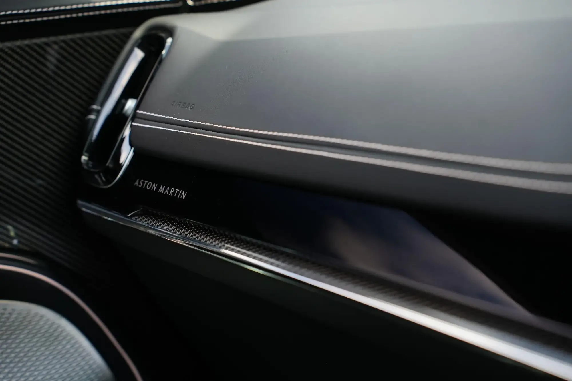 Aston Martin DBX Image 24 Aston Martin DBX Image 24