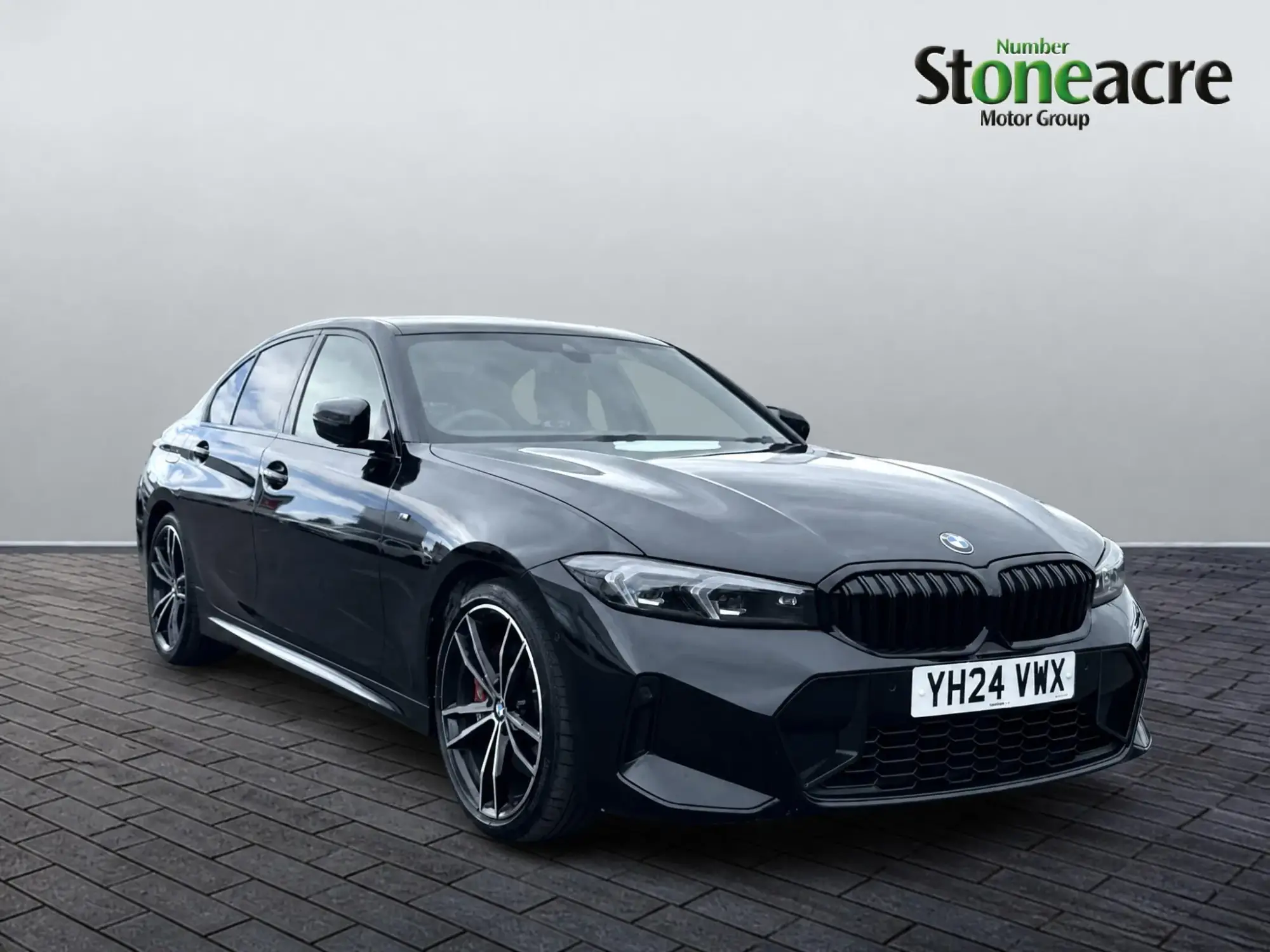 BMW 3 Series 2.0 320i M Sport Auto Euro 6 (s/s) 4dr YH24VWX Image 1 BMW 3 Series 2.0 320i M Sport Auto Euro 6 (s/s) 4dr YH24VWX Image 1