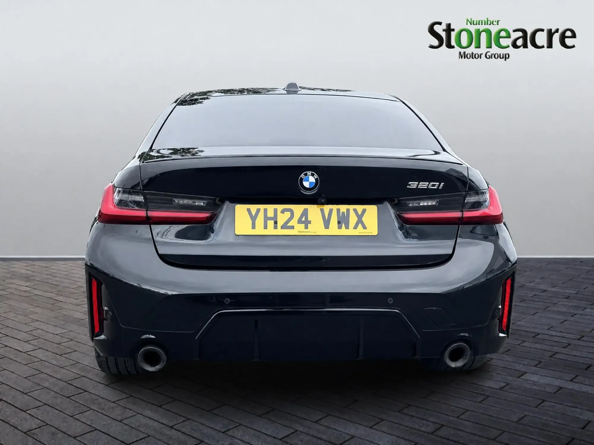 BMW 3 Series Image 4 BMW 3 Series Image 4