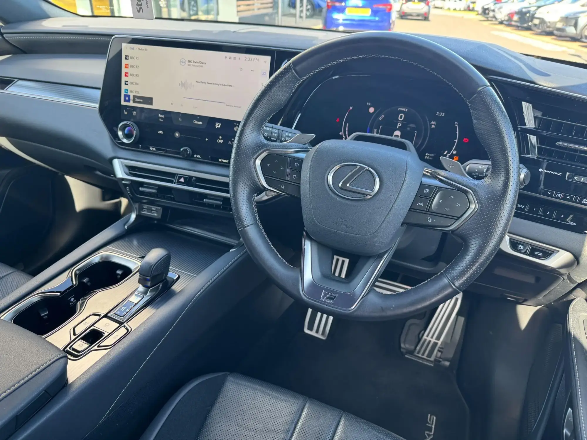 Lexus RX Image 16