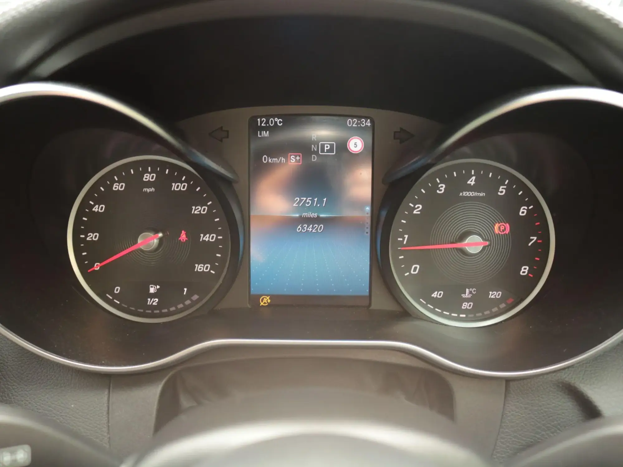 Mercedes-Benz C-Class Image 16