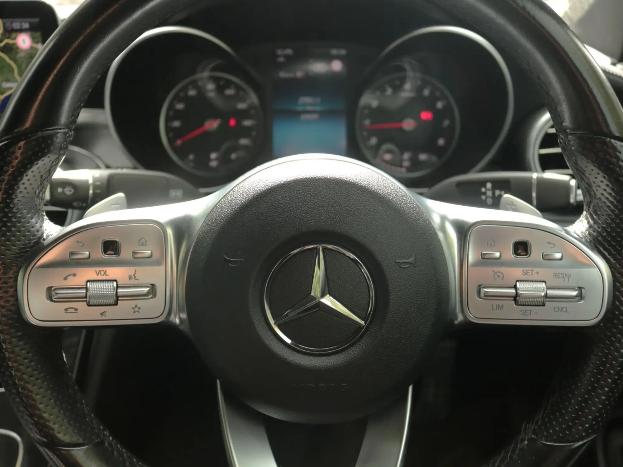 Mercedes-Benz C-Class Image 17