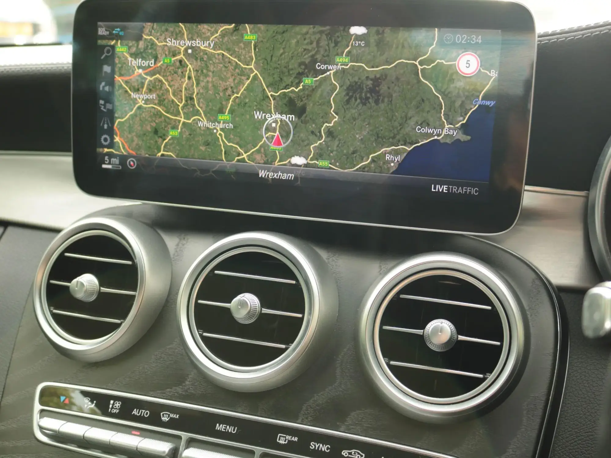 Mercedes-Benz C-Class Image 18