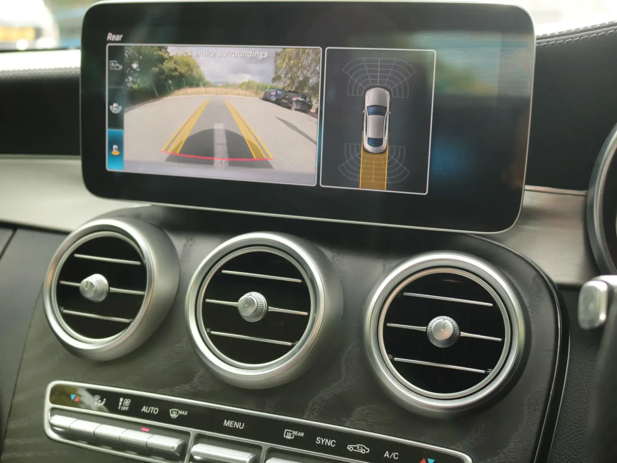 Mercedes-Benz C-Class Image 19