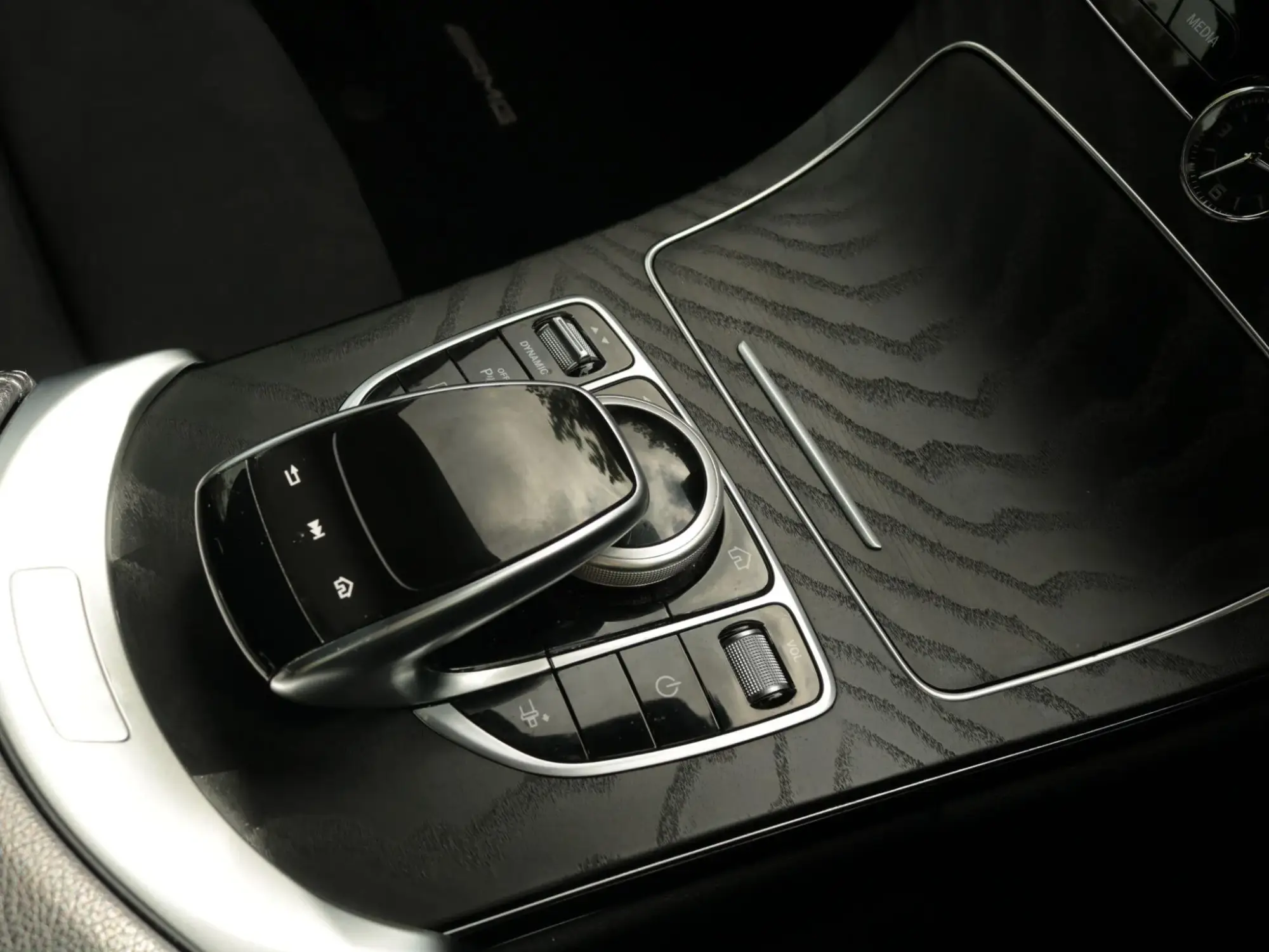 Mercedes-Benz C-Class Image 22