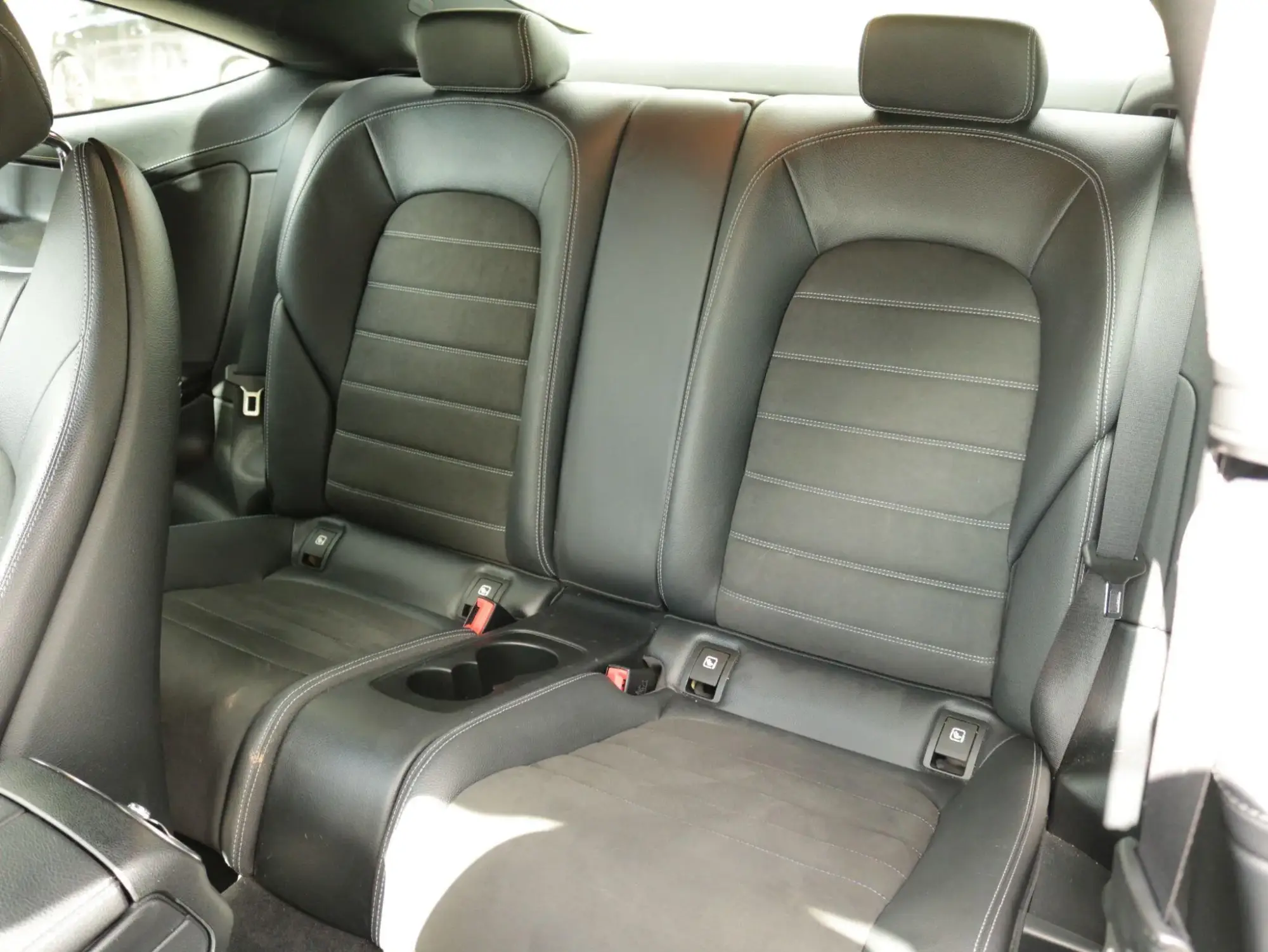 Mercedes-Benz C-Class Image 25