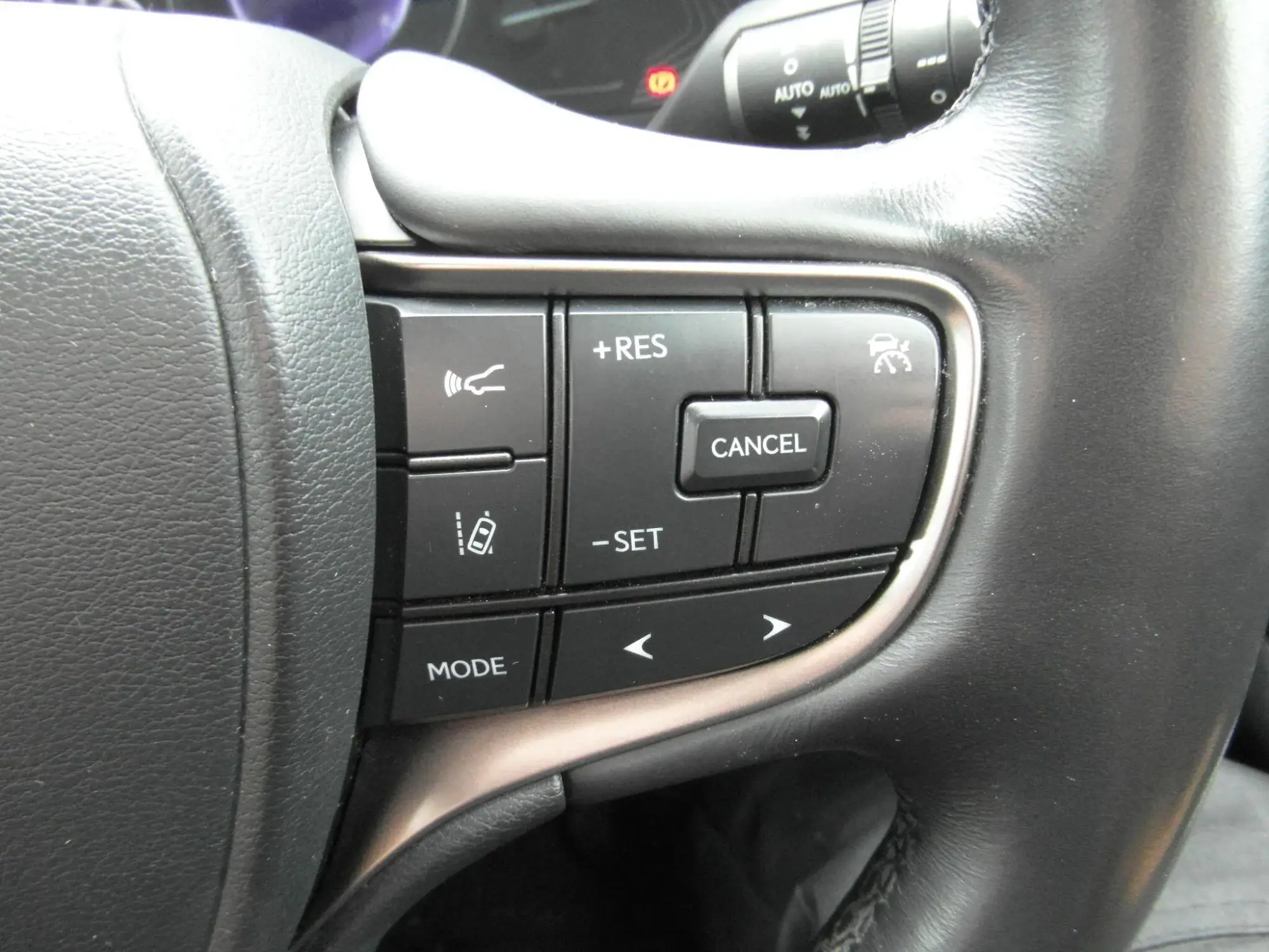 Lexus UX Self-Charging Hybrid Image 13 Lexus UX Self-Charging Hybrid Image 13