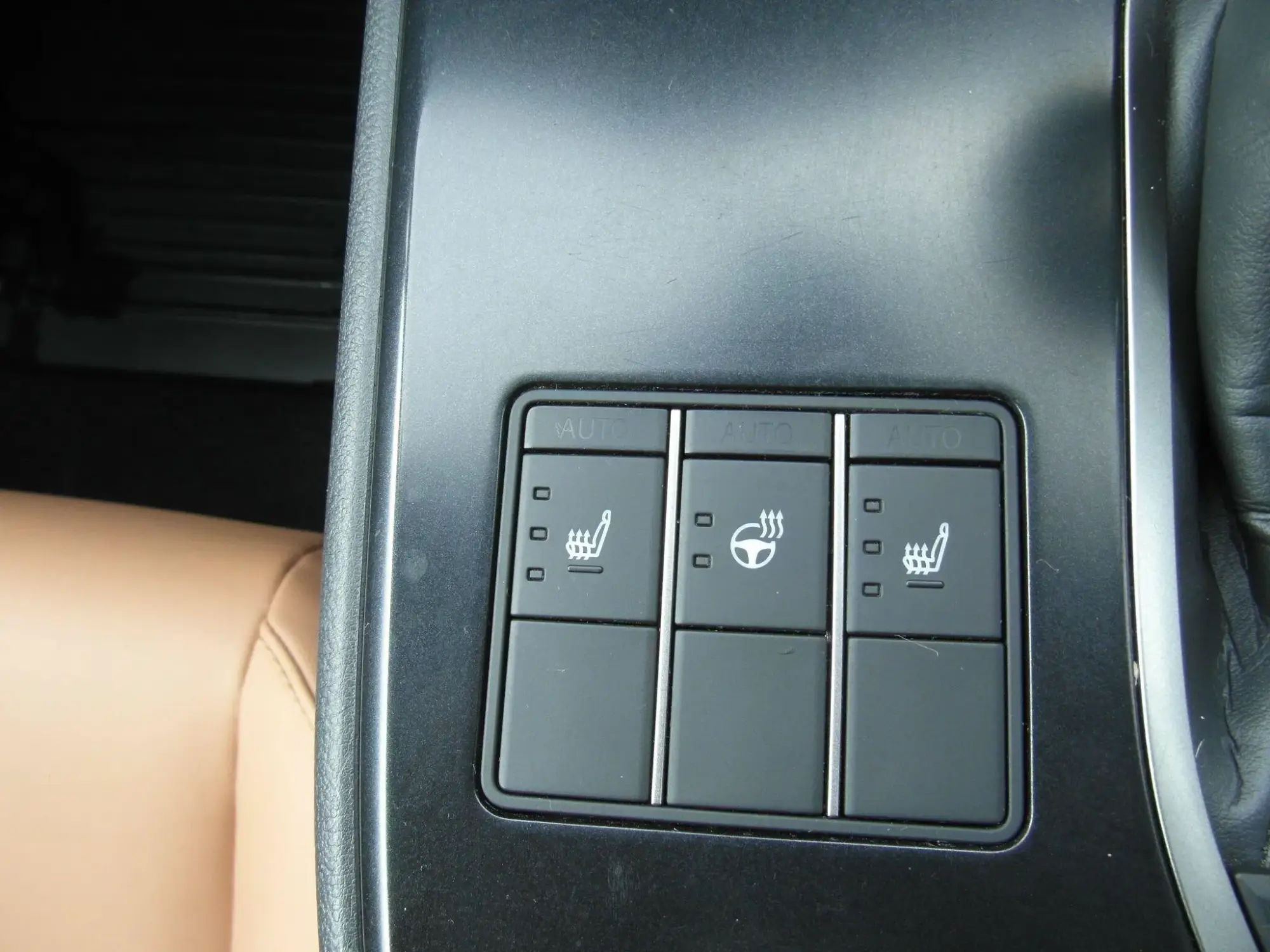 Lexus UX Self-Charging Hybrid Image 18 Lexus UX Self-Charging Hybrid Image 18