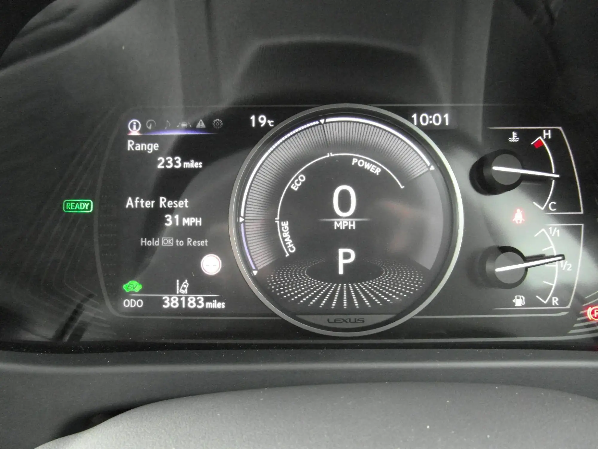 Lexus UX Self-Charging Hybrid Image 27 Lexus UX Self-Charging Hybrid Image 27