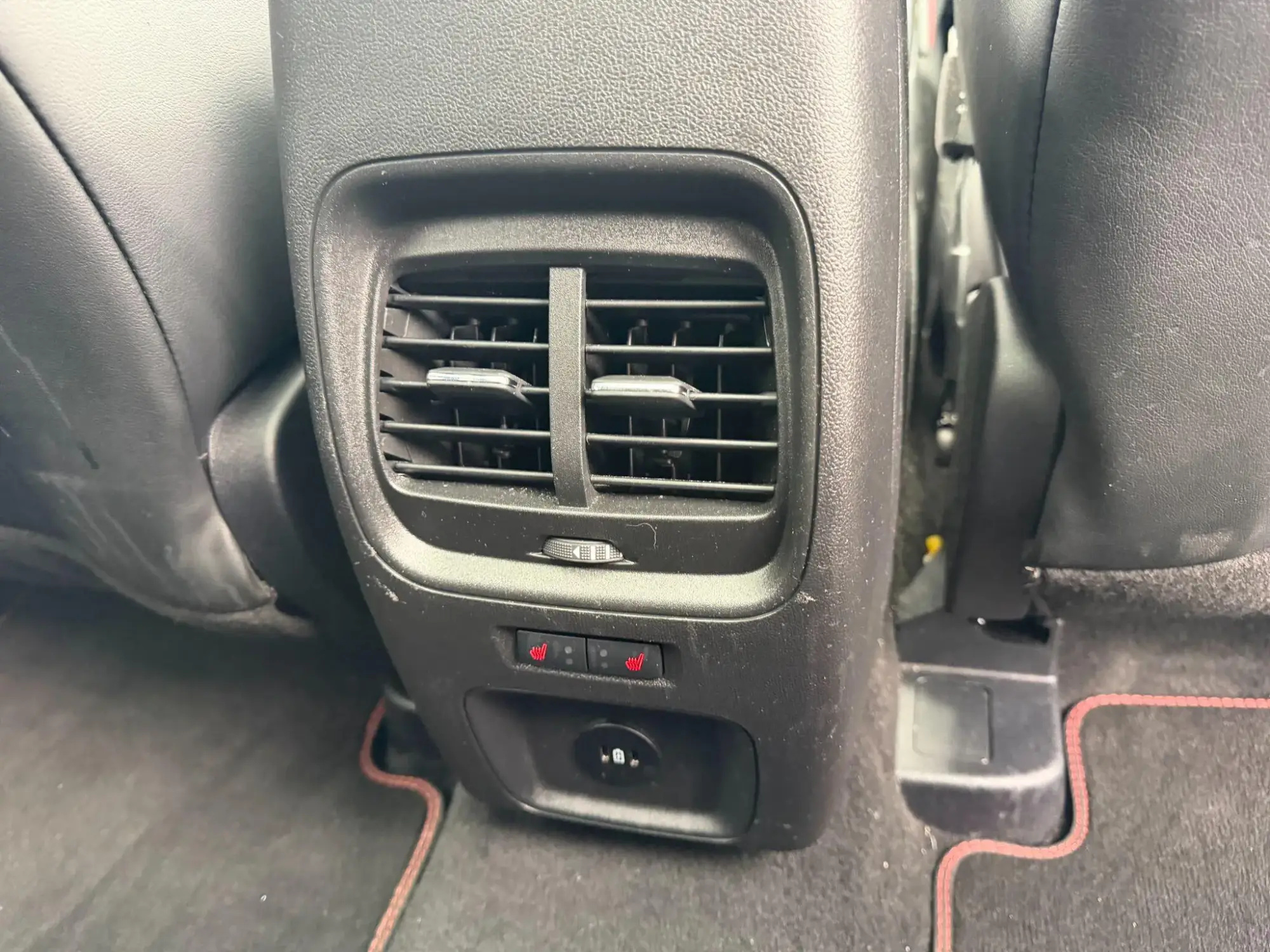 Ford Kuga Plug-In Hybrid Image 12