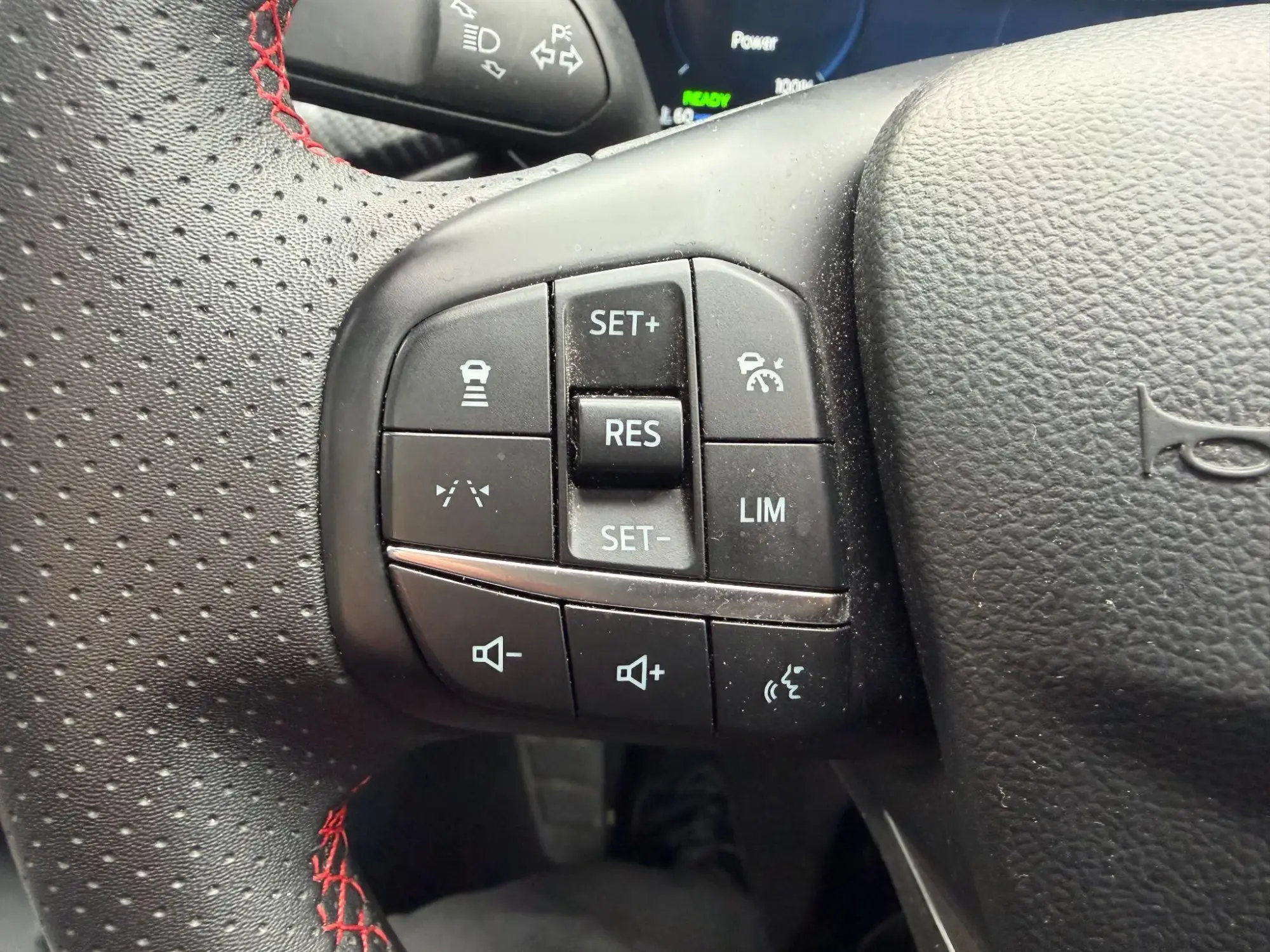 Ford Kuga Plug-In Hybrid Image 18