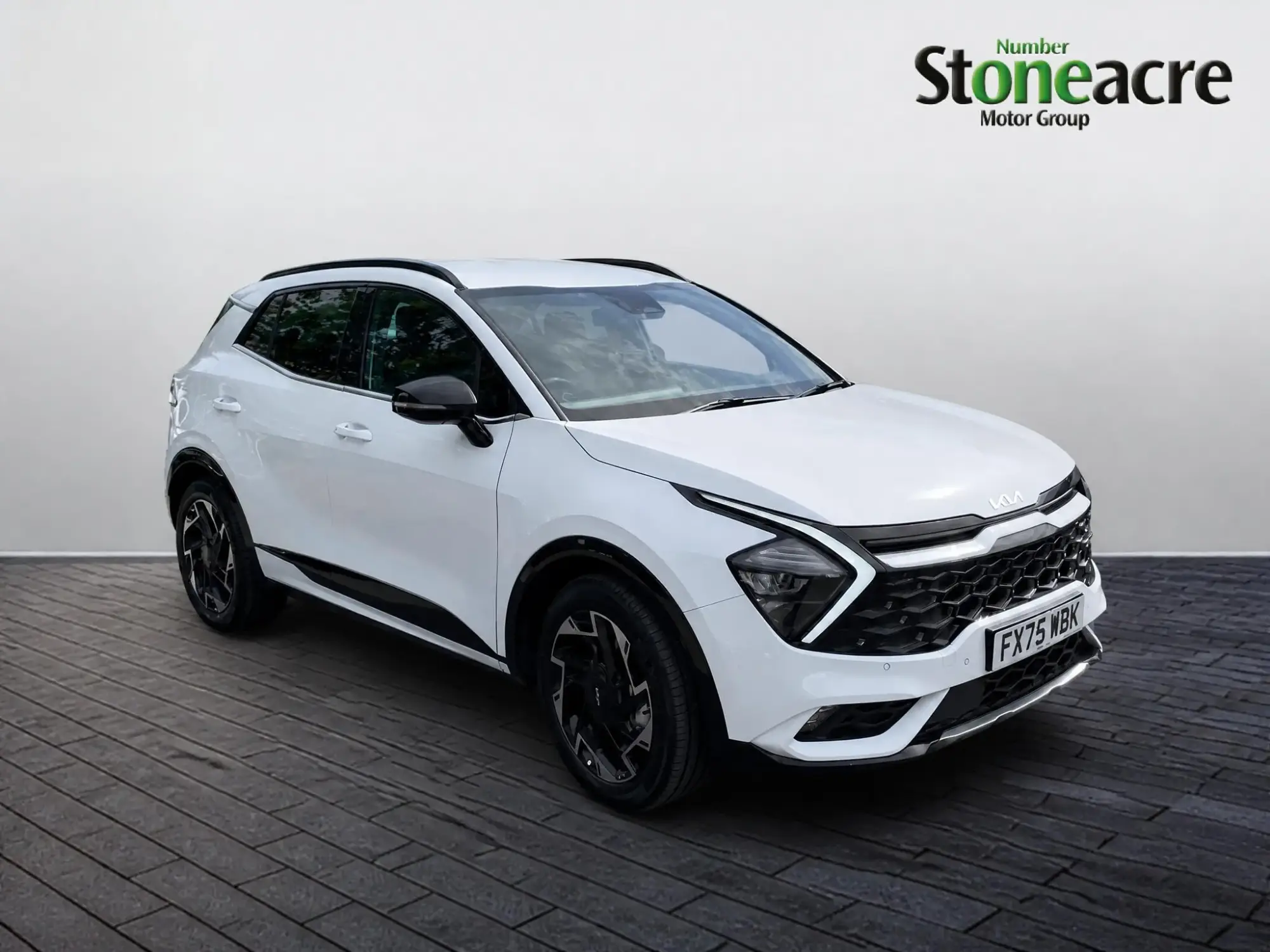 Kia Sportage Plug-In Hybrid 1.6 T-GDi 13.8kWh GT-Line Auto AWD Euro 6 (s/s) 5dr FX75WBK Image 1 Kia Sportage Plug-In Hybrid 1.6 T-GDi 13.8kWh GT-Line Auto AWD Euro 6 (s/s) 5dr FX75WBK Image 1