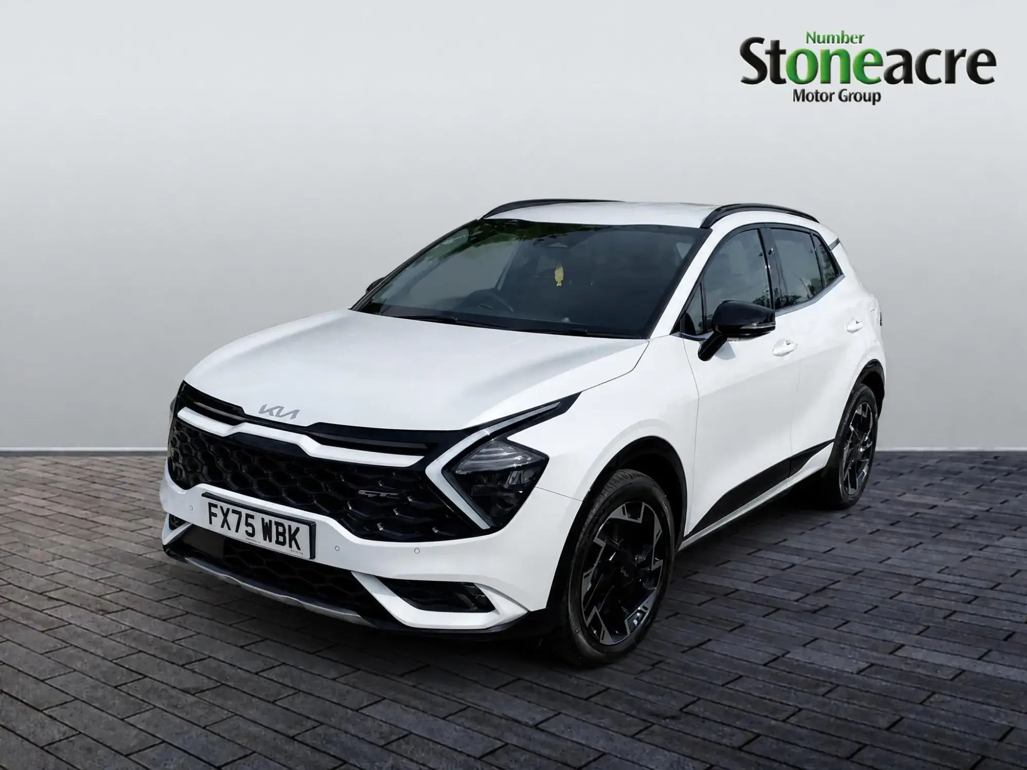 Kia Sportage Plug-In Hybrid 1.6 T-GDi 13.8kWh GT-Line Auto AWD Euro 6 (s/s) 5dr FX75WBK Image 3 Kia Sportage Plug-In Hybrid 1.6 T-GDi 13.8kWh GT-Line Auto AWD Euro 6 (s/s) 5dr FX75WBK Image 3