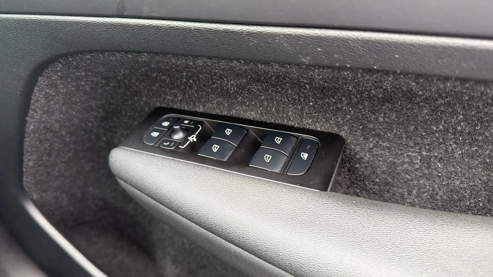 Volvo XC40 Image 24