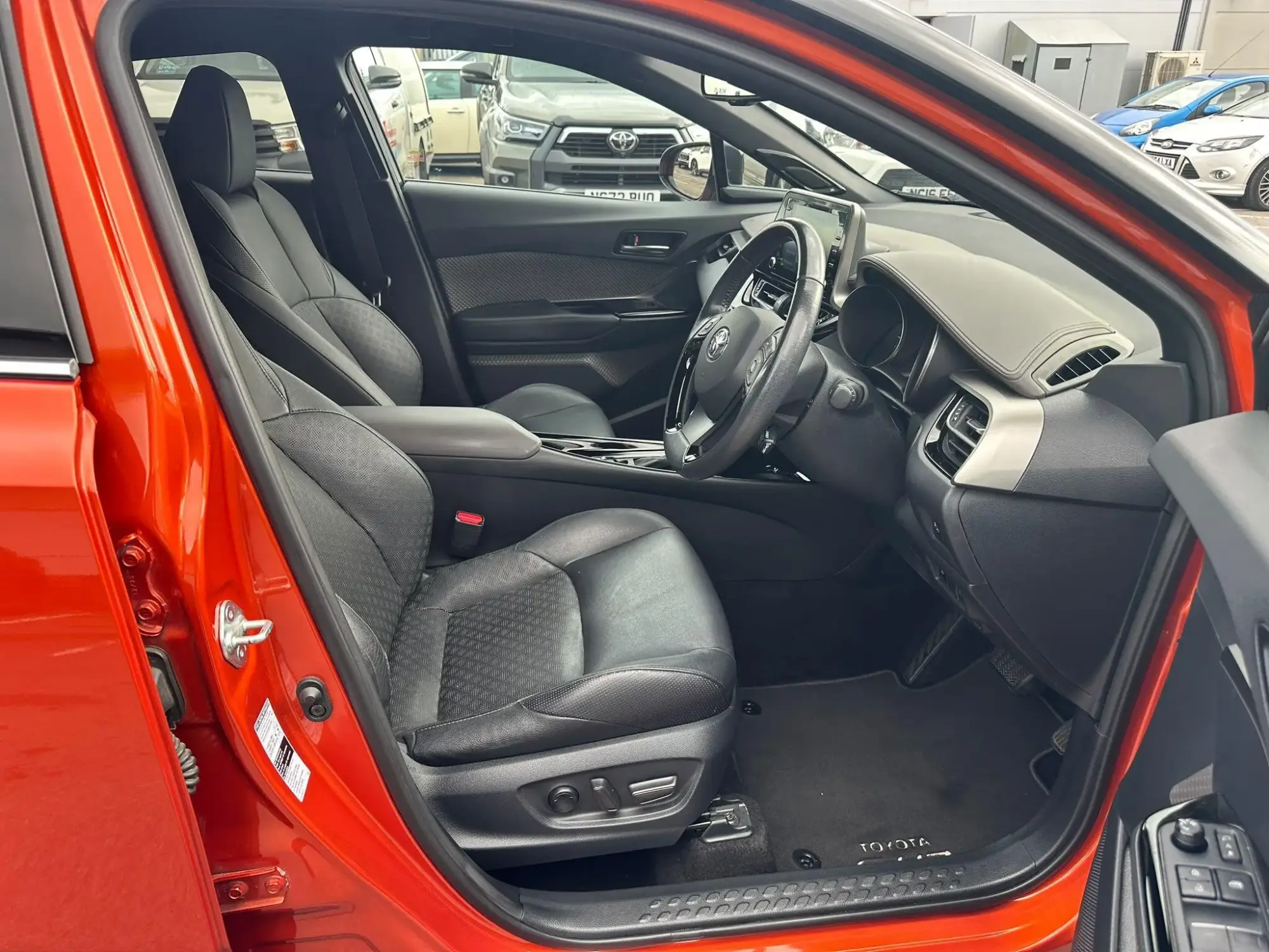 Toyota C-HR Self-Charging Hybrid Image 11 Toyota C-HR Self-Charging Hybrid Image 11