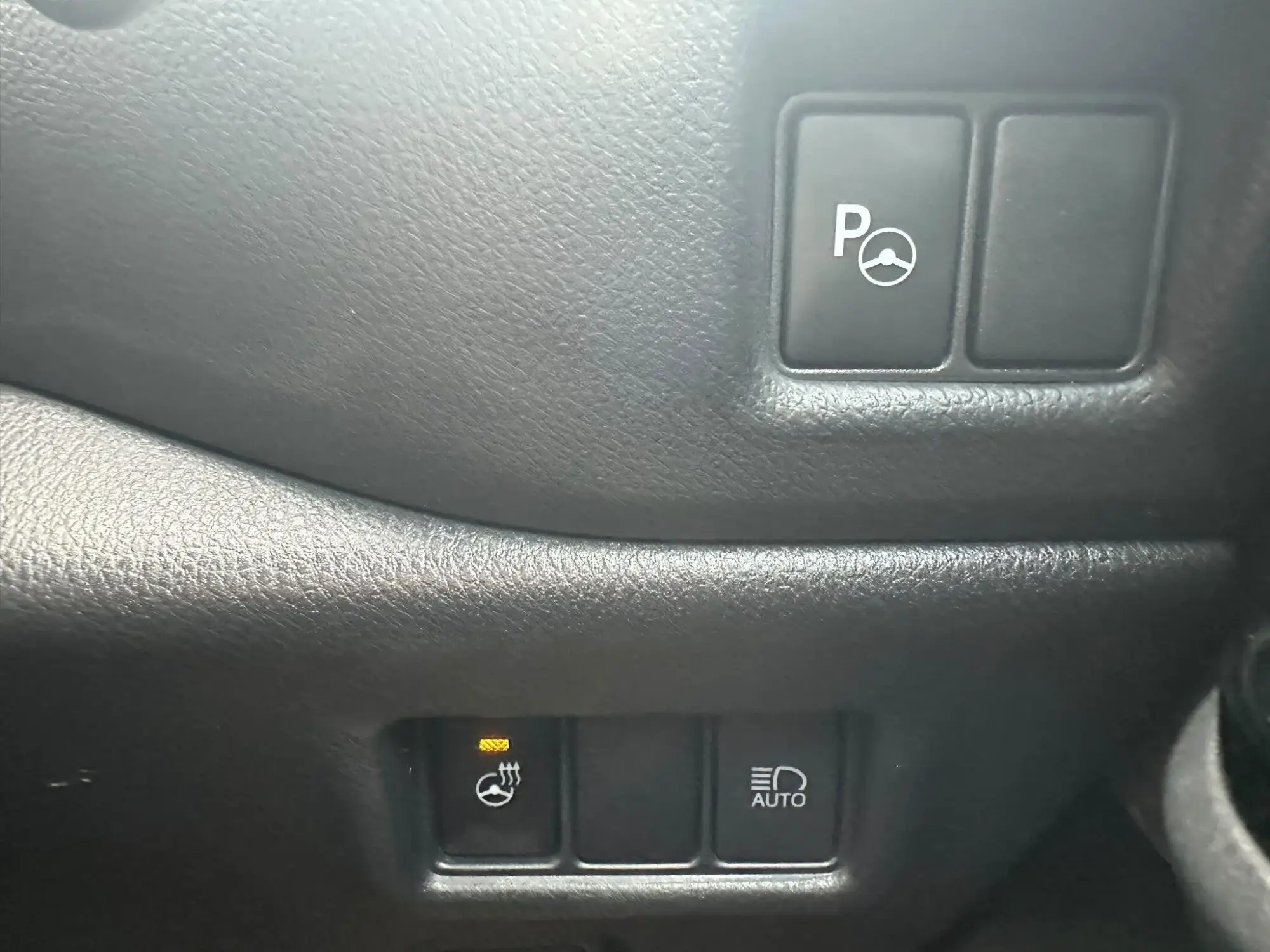 Toyota C-HR Self-Charging Hybrid Image 24 Toyota C-HR Self-Charging Hybrid Image 24