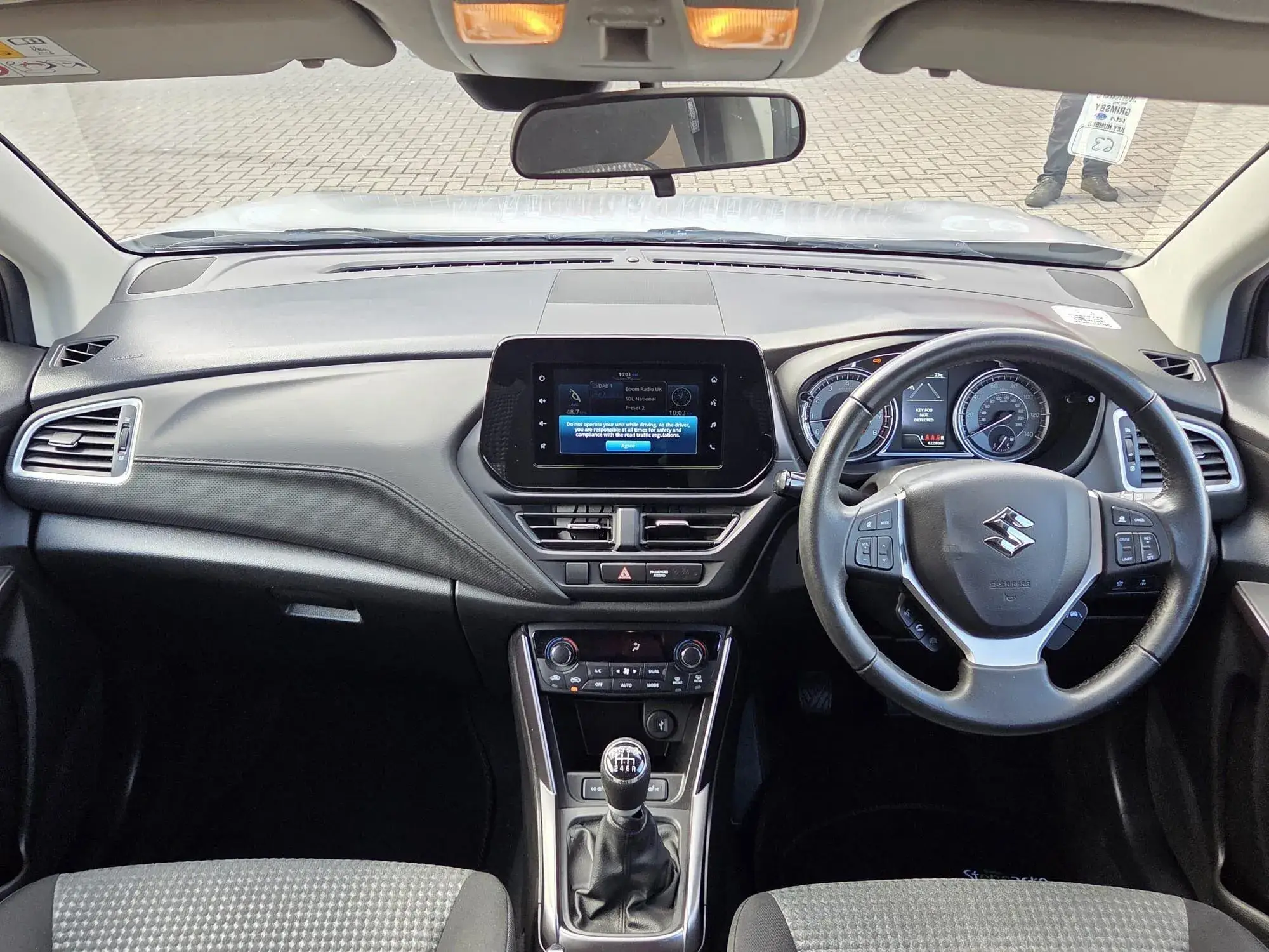 Suzuki S-Cross Image 10
