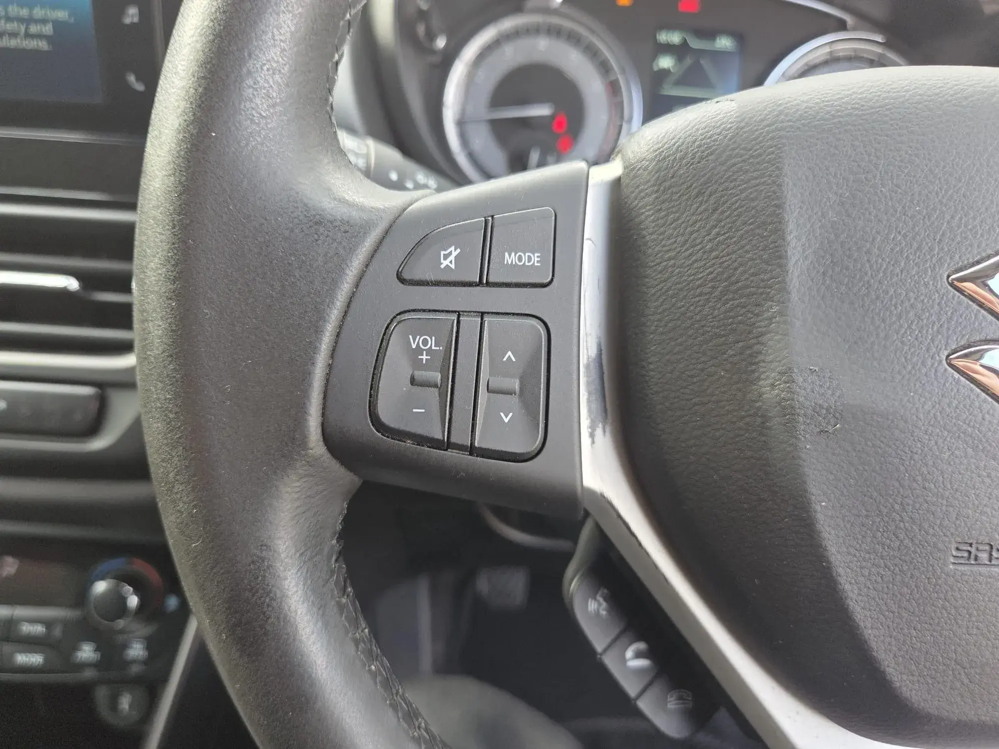 Suzuki S-Cross Image 21
