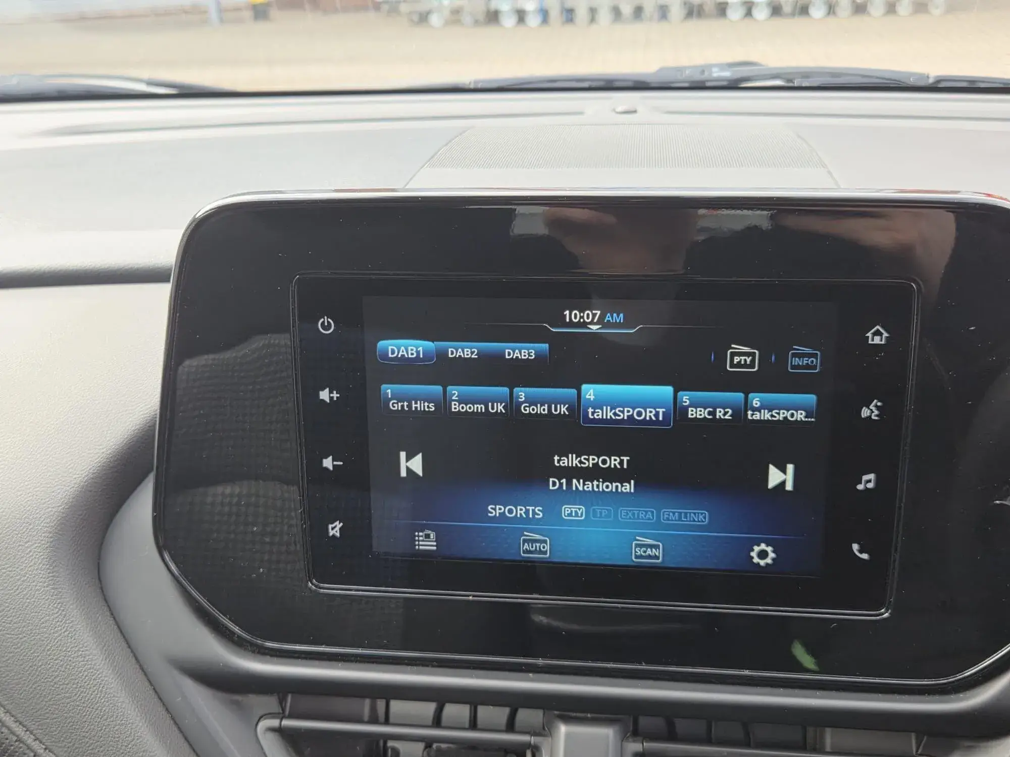 Suzuki S-Cross Image 27