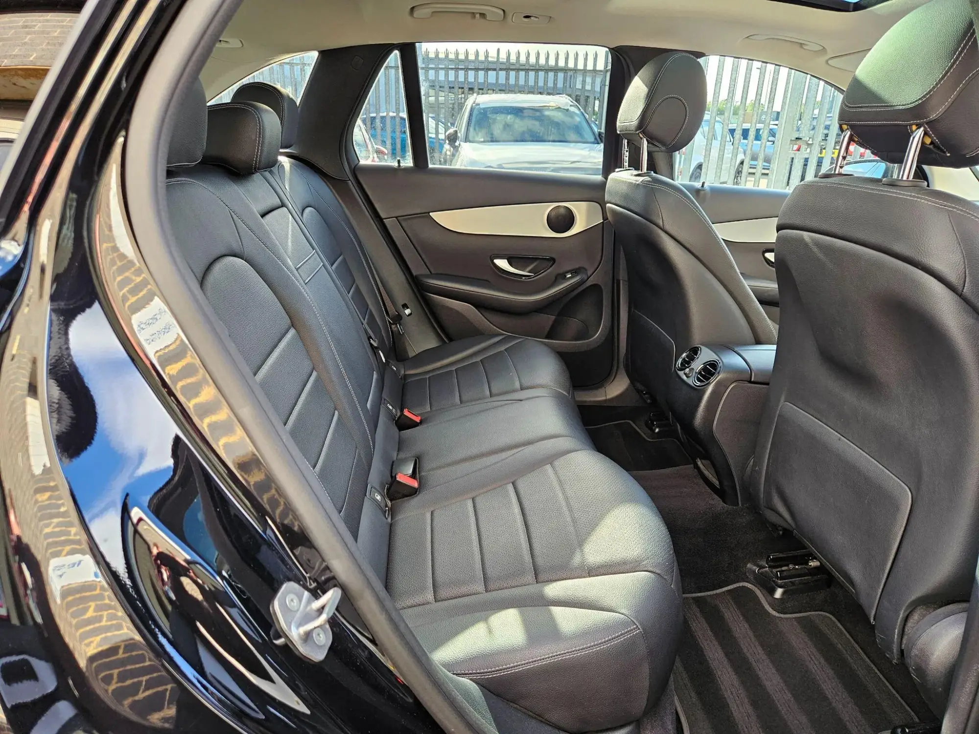 Mercedes-Benz GLC Image 16