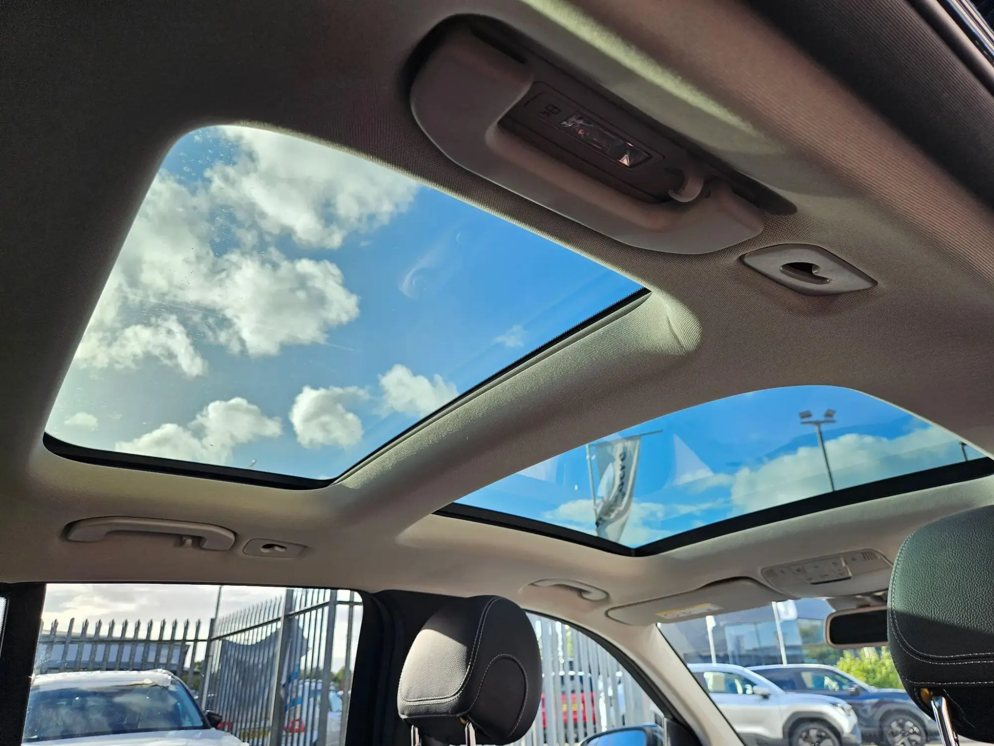 Mercedes-Benz GLC Image 18