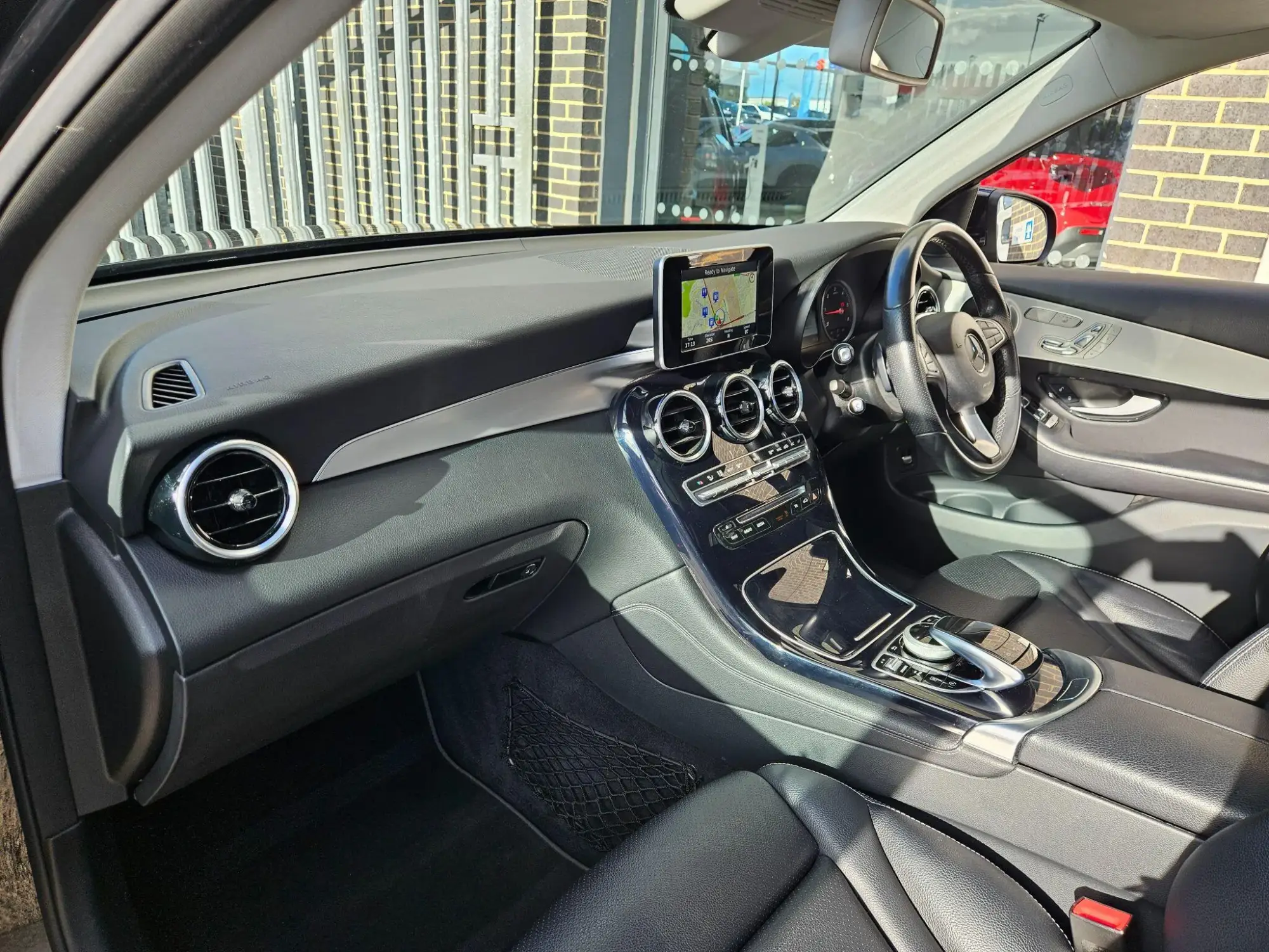 Mercedes-Benz GLC Image 13