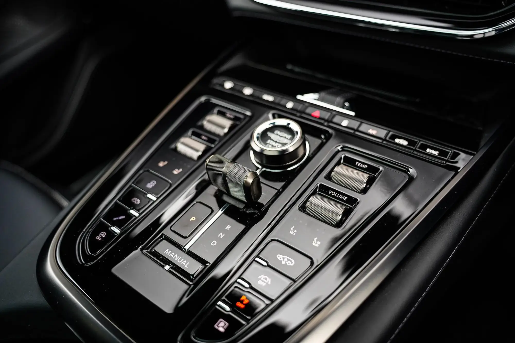 Aston Martin DBX Image 18 Aston Martin DBX Image 18