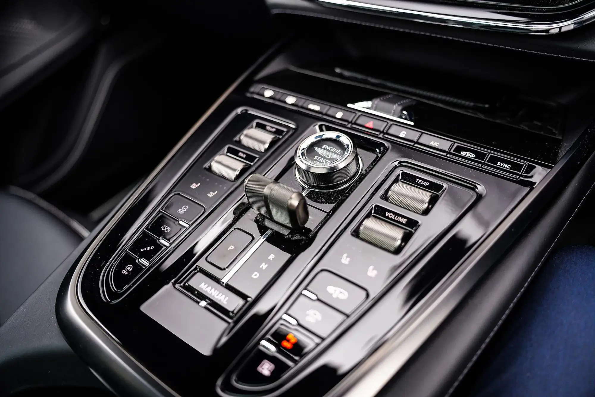 Aston Martin DBX Image 19 Aston Martin DBX Image 19