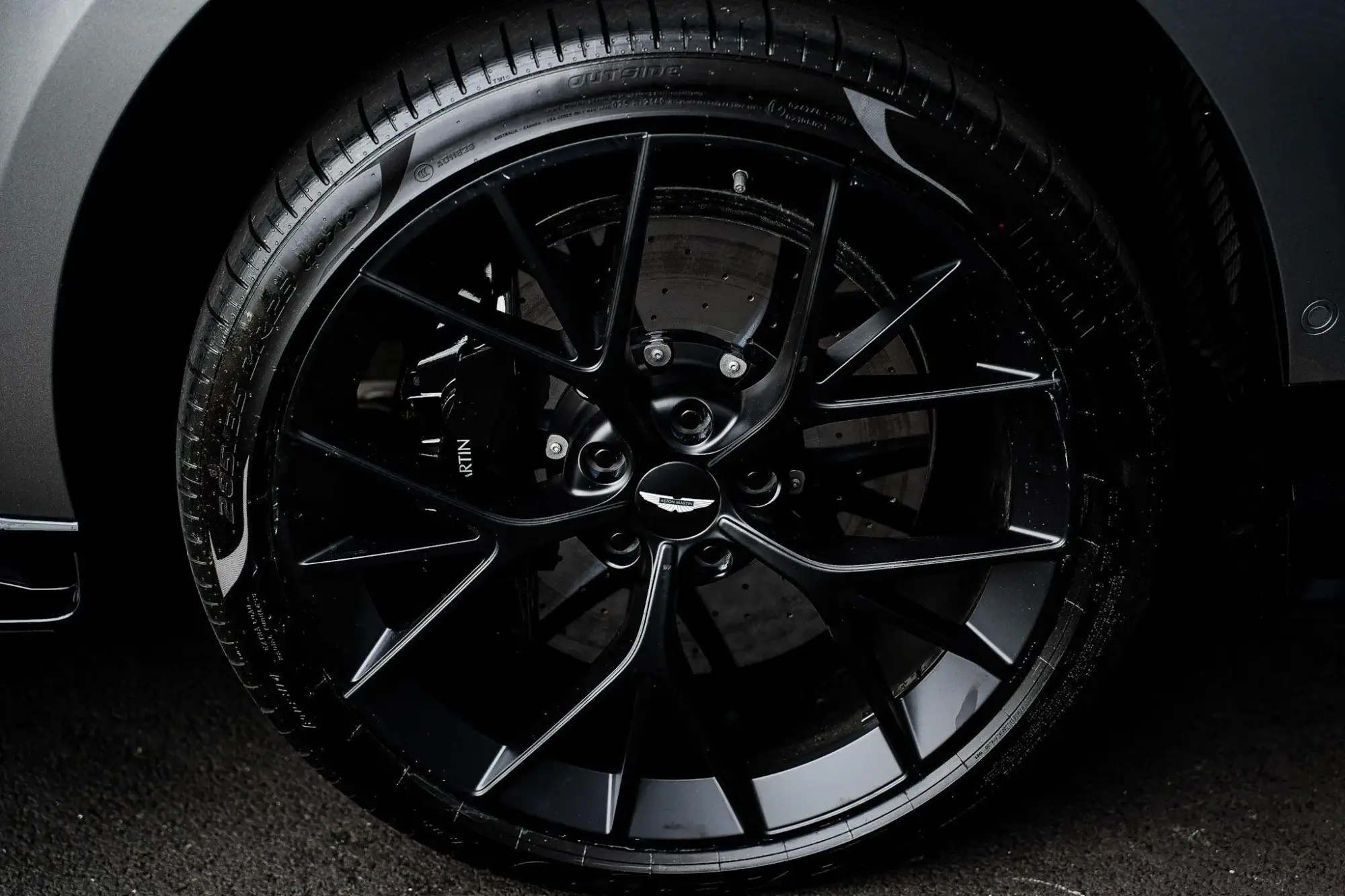 Aston Martin DBX Image 14 Aston Martin DBX Image 14