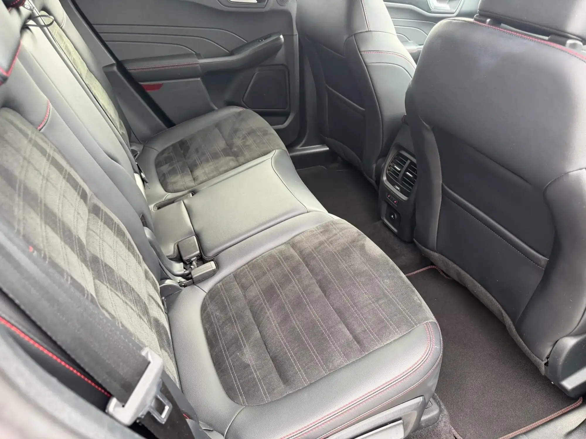 Ford Kuga Hybrid Image 15 Ford Kuga Hybrid Image 15