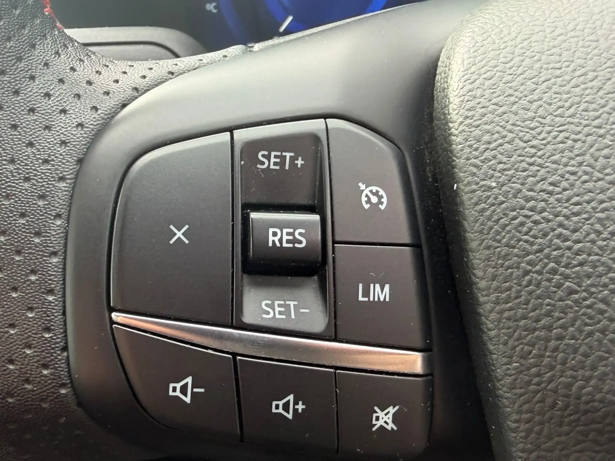 Ford Kuga Hybrid Image 26 Ford Kuga Hybrid Image 26