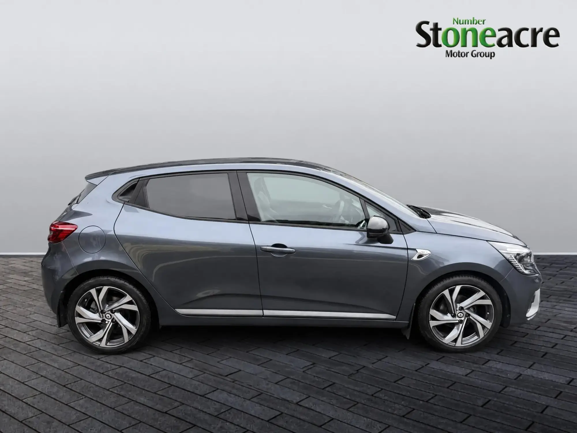 Renault Clio 1.0 TCe 90 RS Line 5dr FP72KJE Image 2 Renault Clio 1.0 TCe 90 RS Line 5dr FP72KJE Image 2