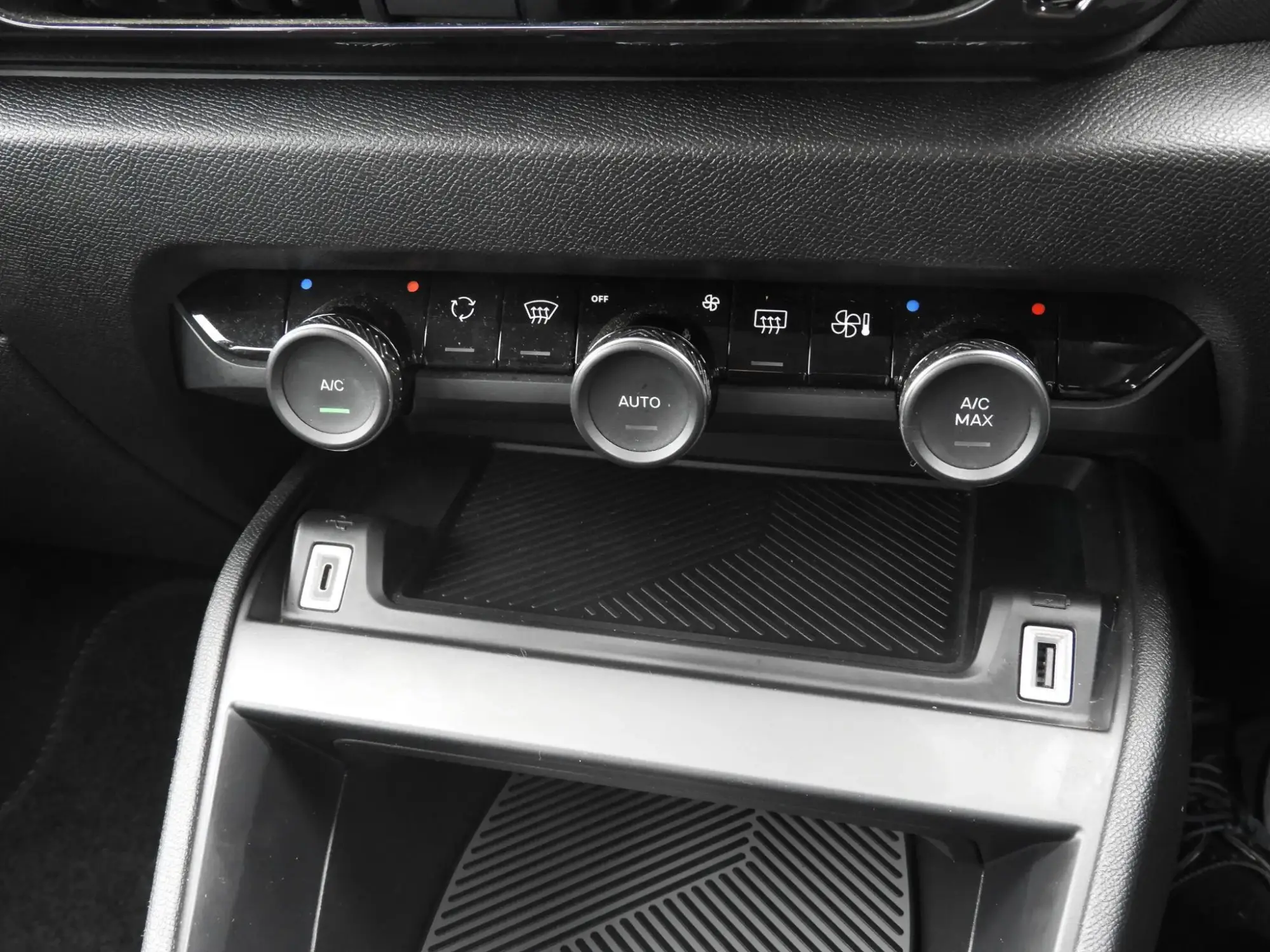 Citroen C4 Image 23 Citroen C4 Image 23