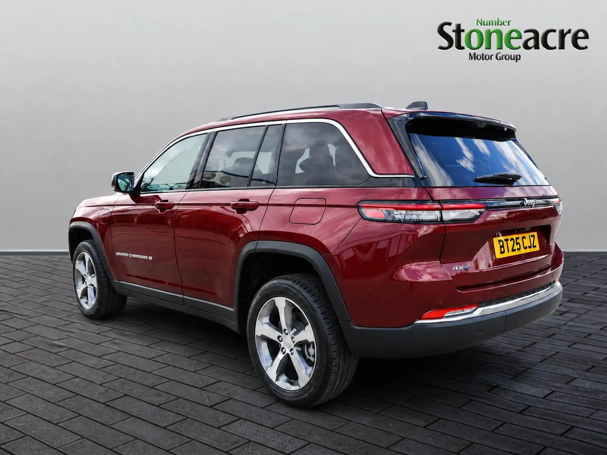Jeep Grand Cherokee Image 4 Jeep Grand Cherokee Image 4