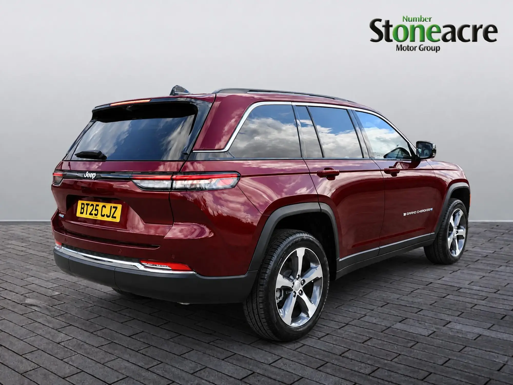 Jeep Grand Cherokee Image 7 Jeep Grand Cherokee Image 7
