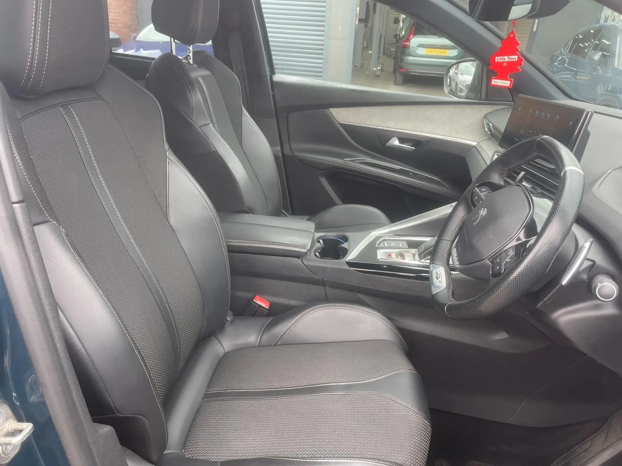 Peugeot 5008 Image 10