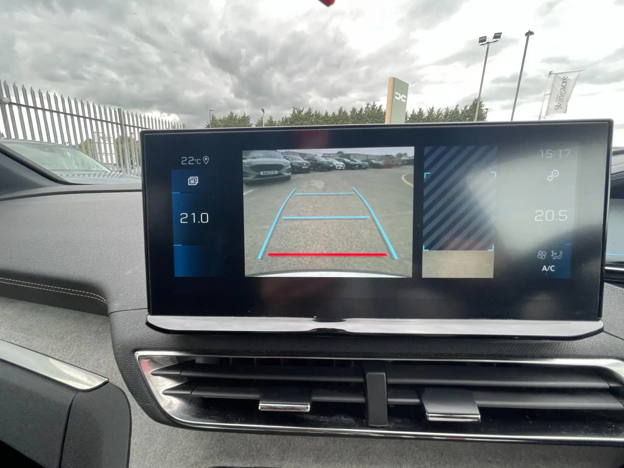 Peugeot 5008 Image 18