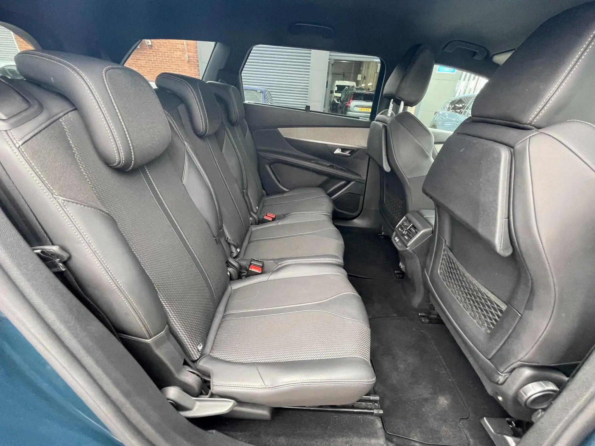 Peugeot 5008 Image 11