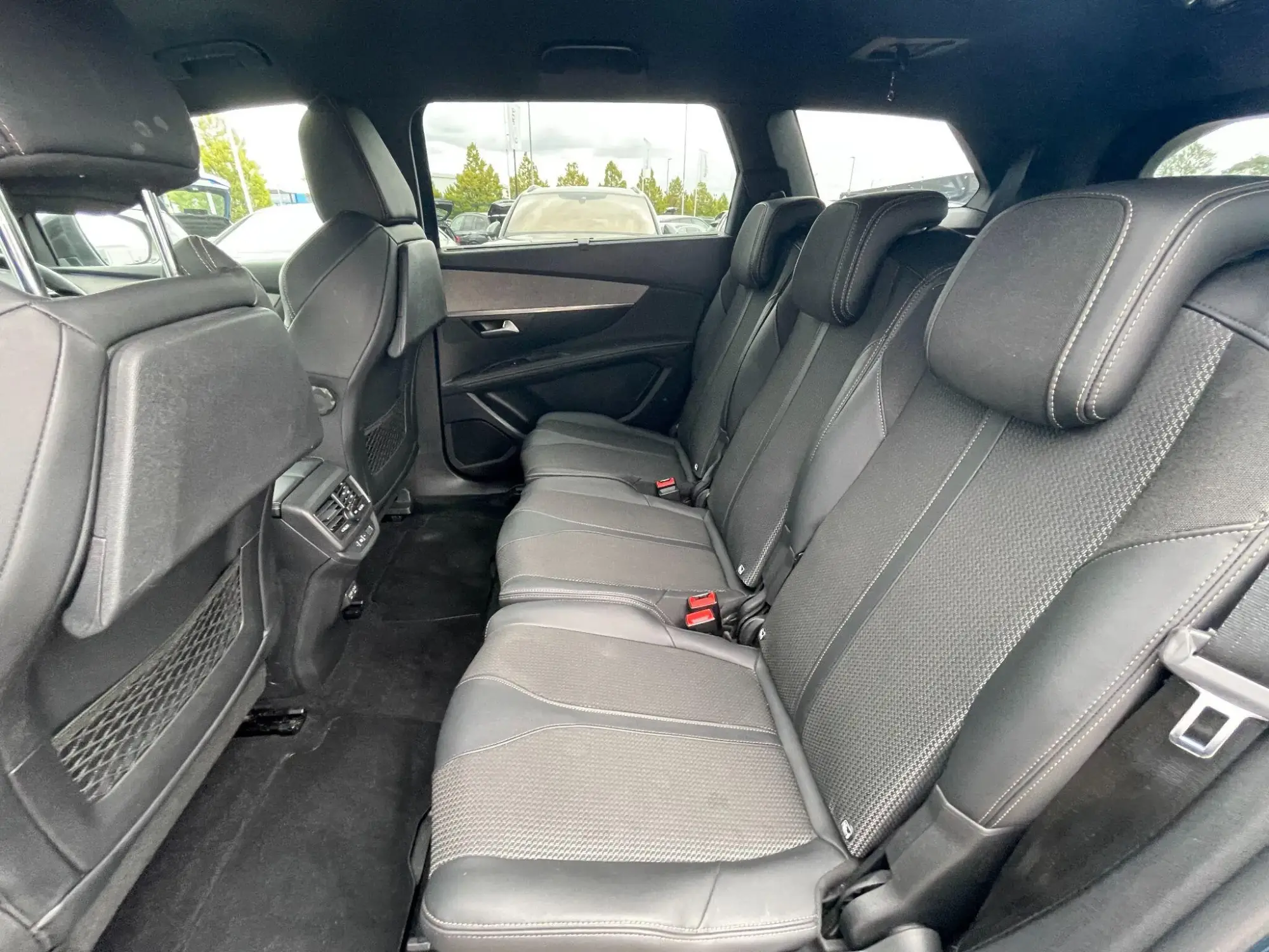 Peugeot 5008 Image 12