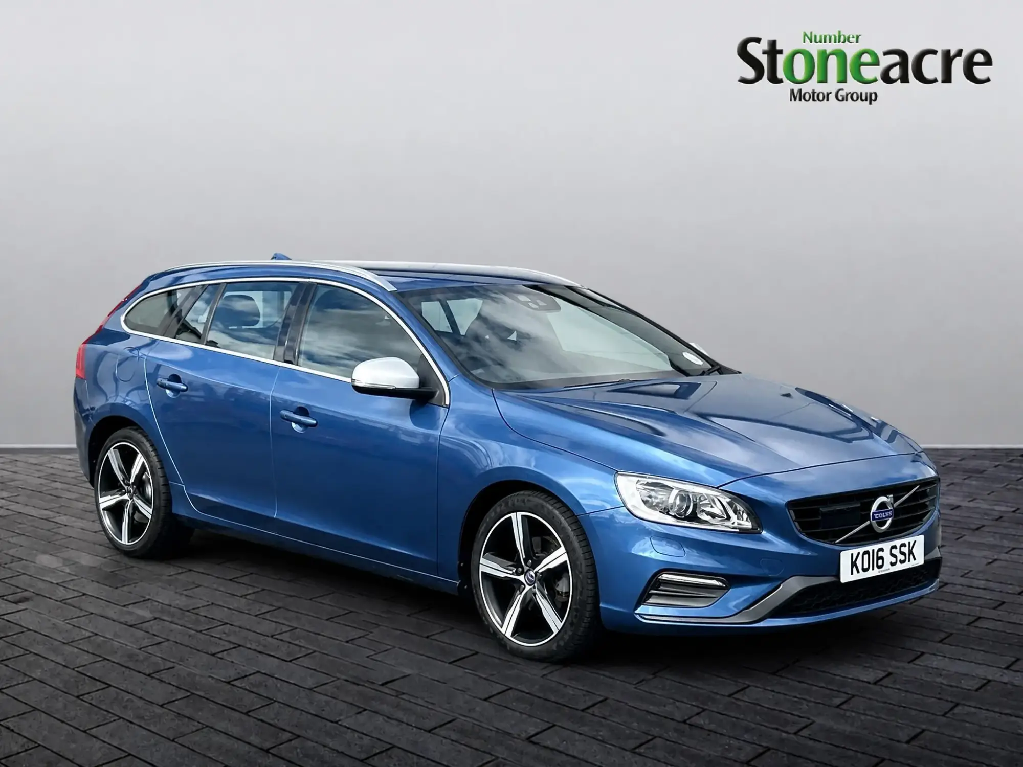 Volvo V60 2.0 D3 R-Design Lux Nav Auto Euro 6 (s/s) 5dr KO16SSK Image 1