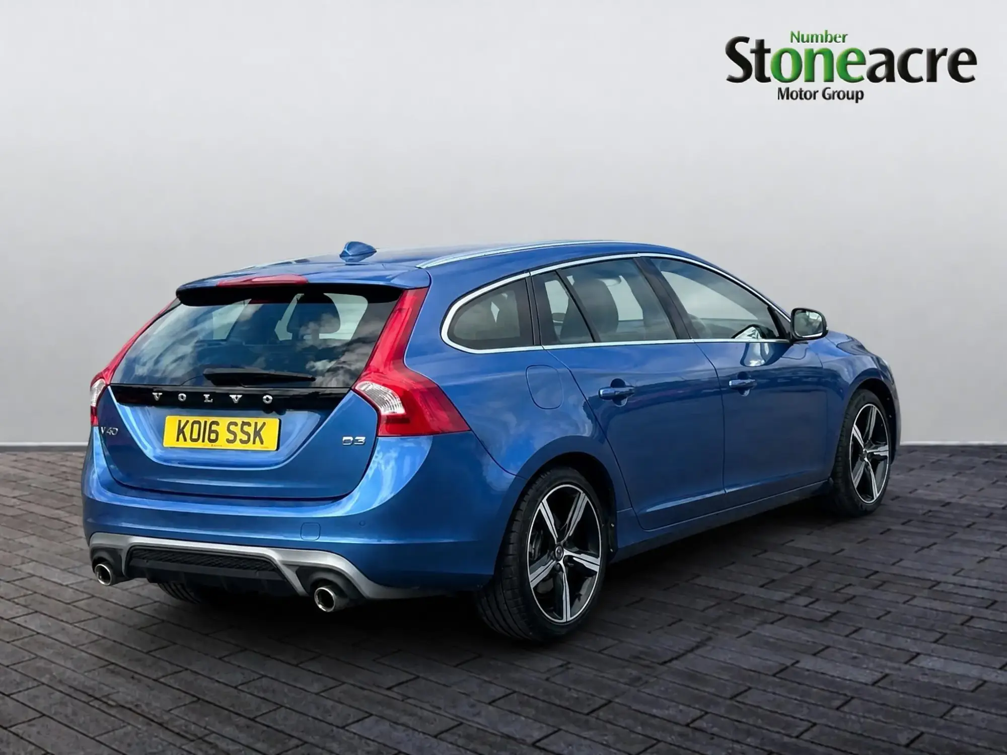 Volvo V60 2.0 D3 R-Design Lux Nav Auto Euro 6 (s/s) 5dr KO16SSK Image 3