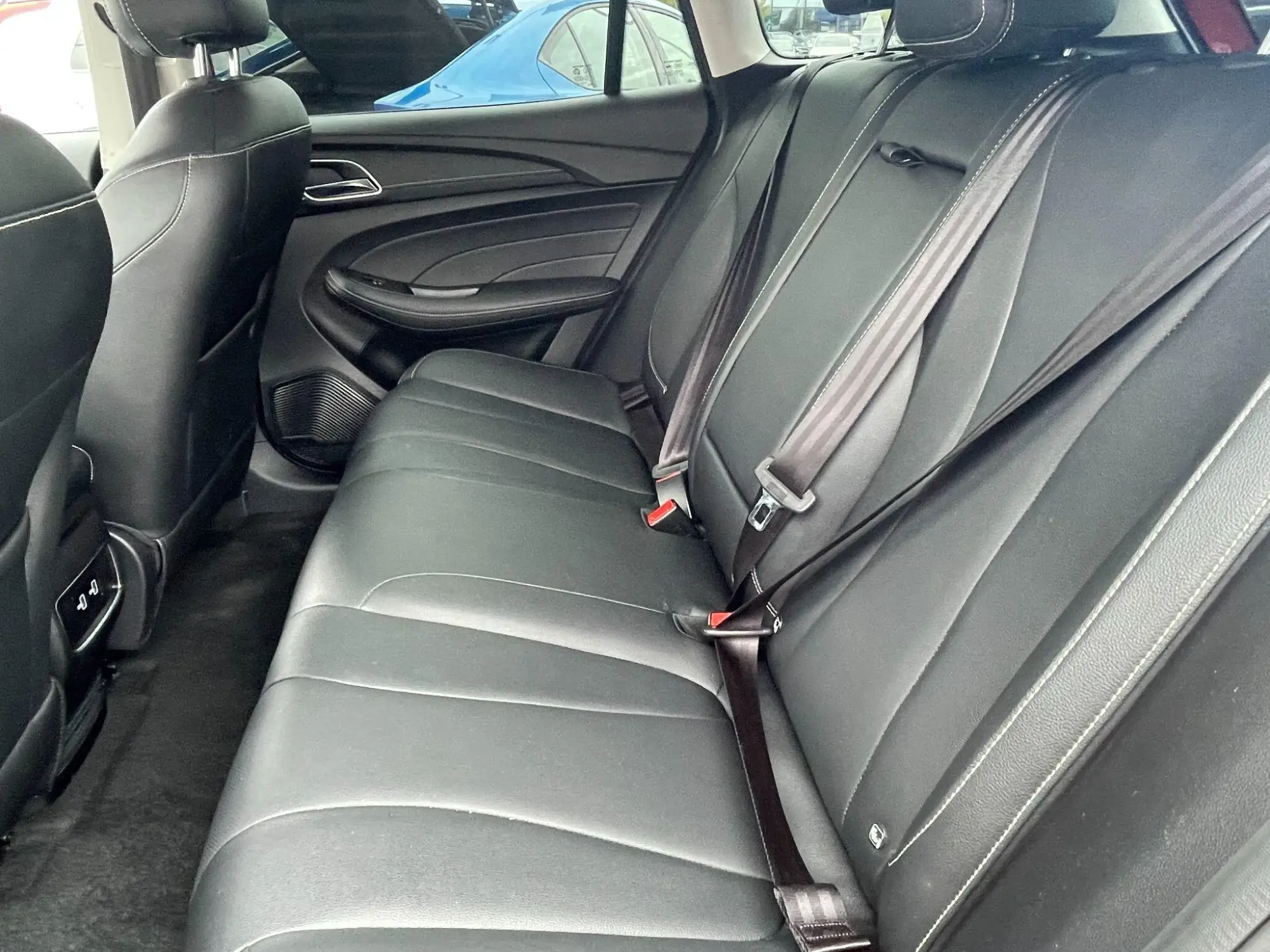 MG5 EV Image 11