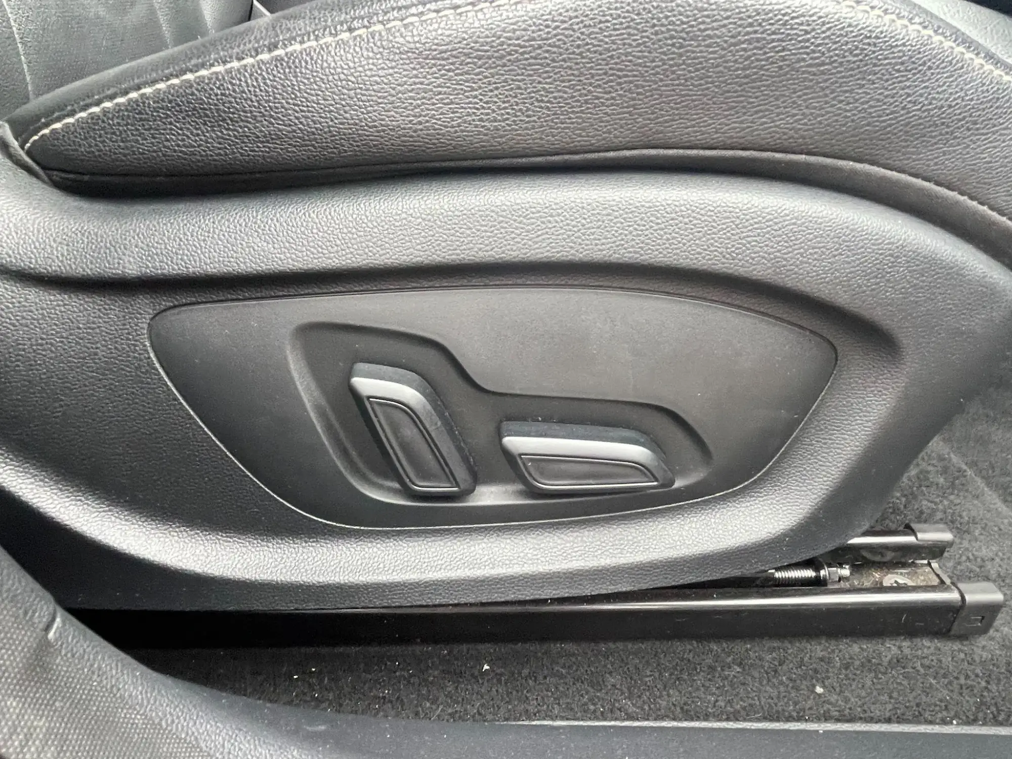 MG5 EV Image 12