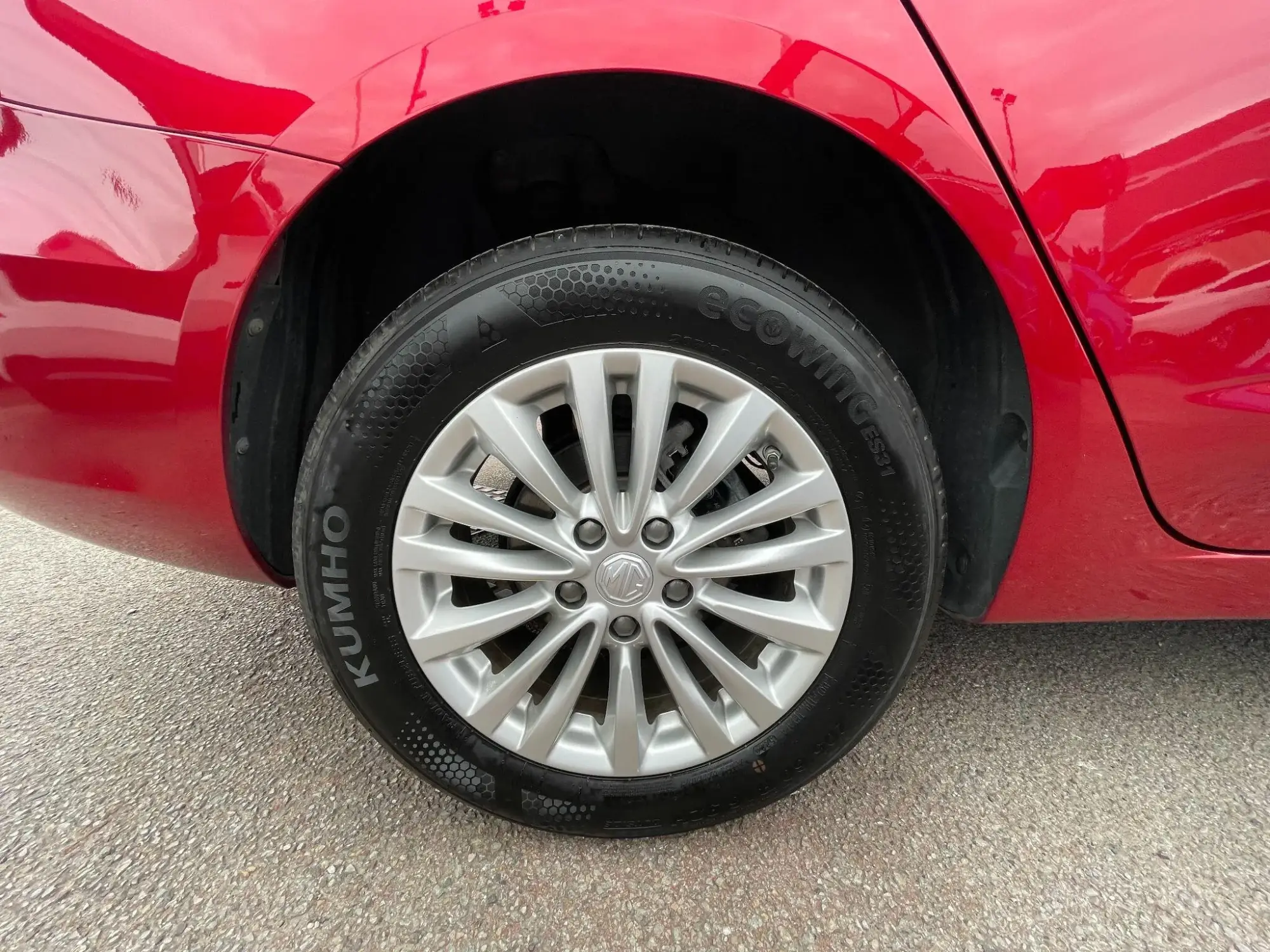 MG5 EV Image 14