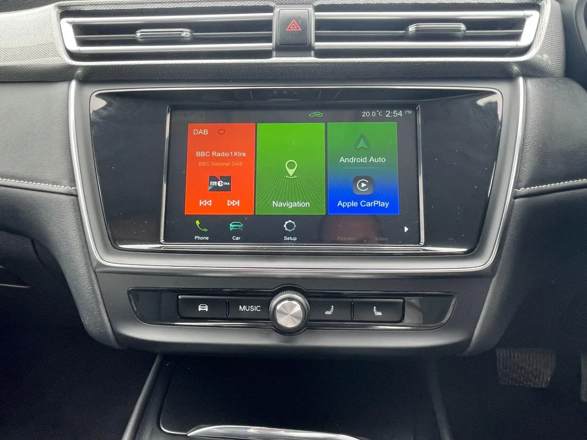MG5 EV Image 15