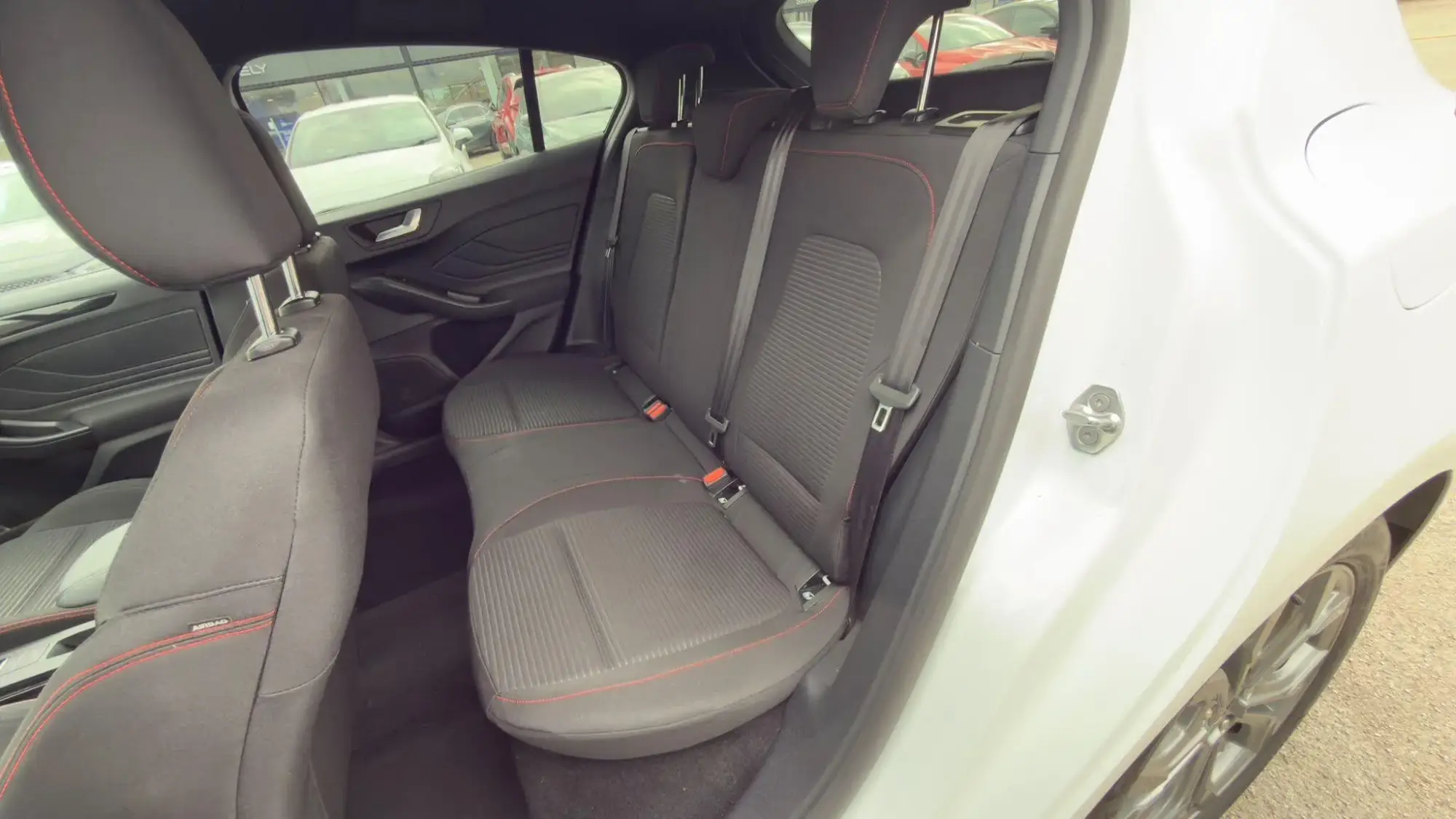 Ford Focus Image 12