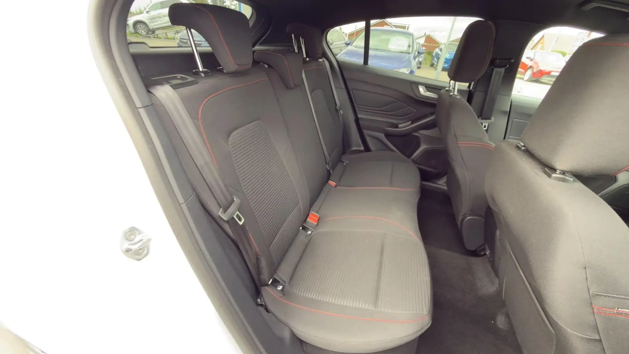 Ford Focus Image 13